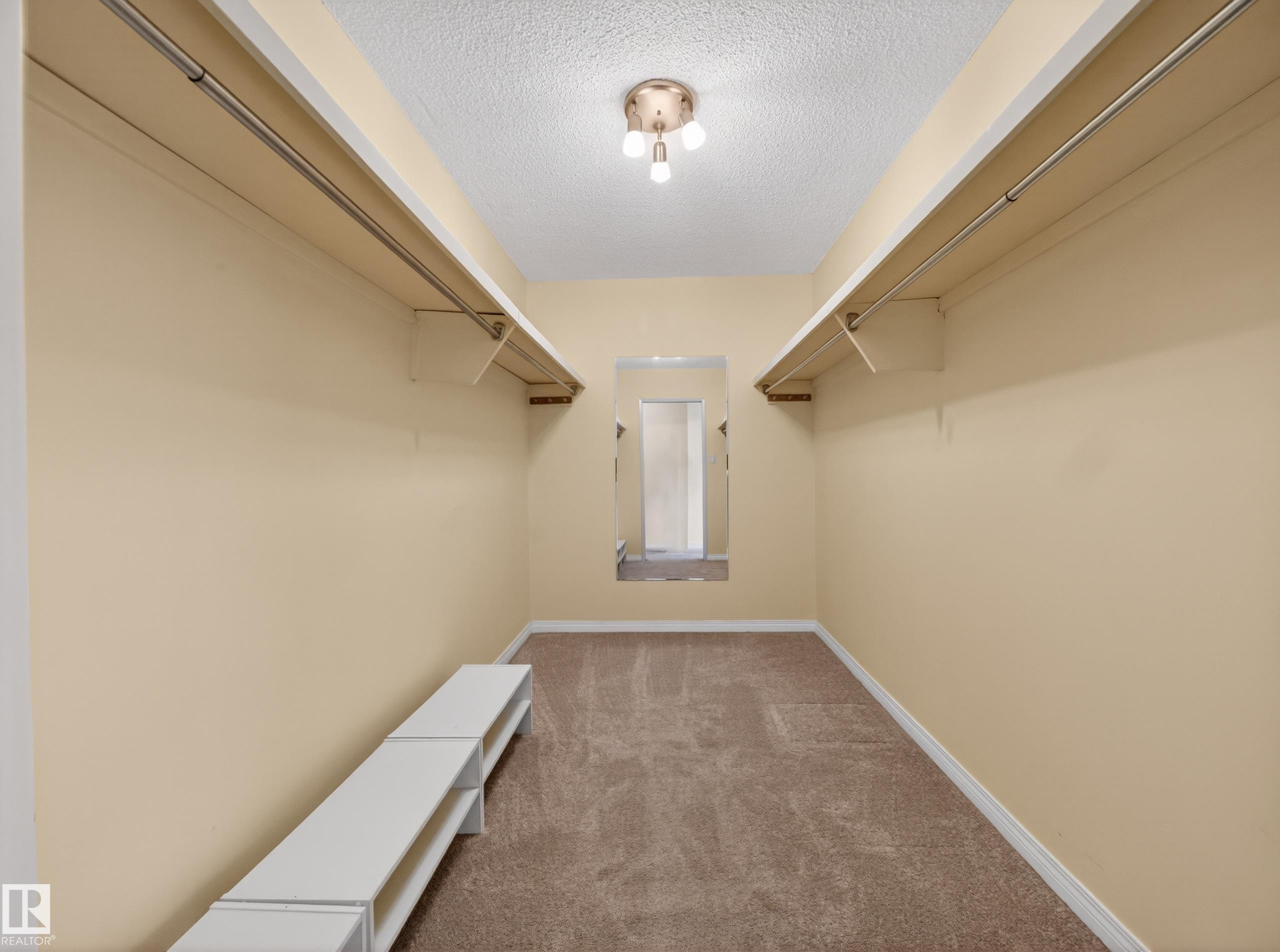 1002 9929 Saskatchewan Drive, Edmonton, AB - Indoor