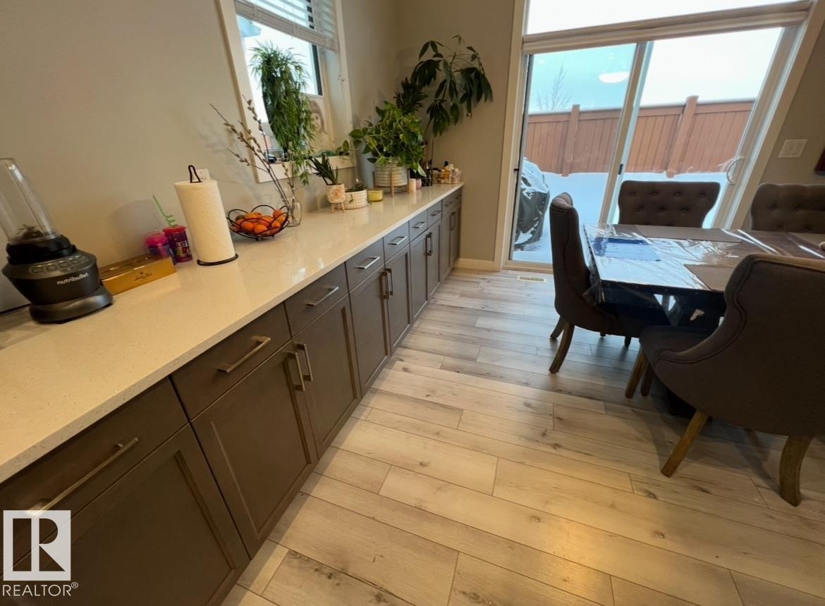 1539 200 Street, Edmonton, AB - Indoor