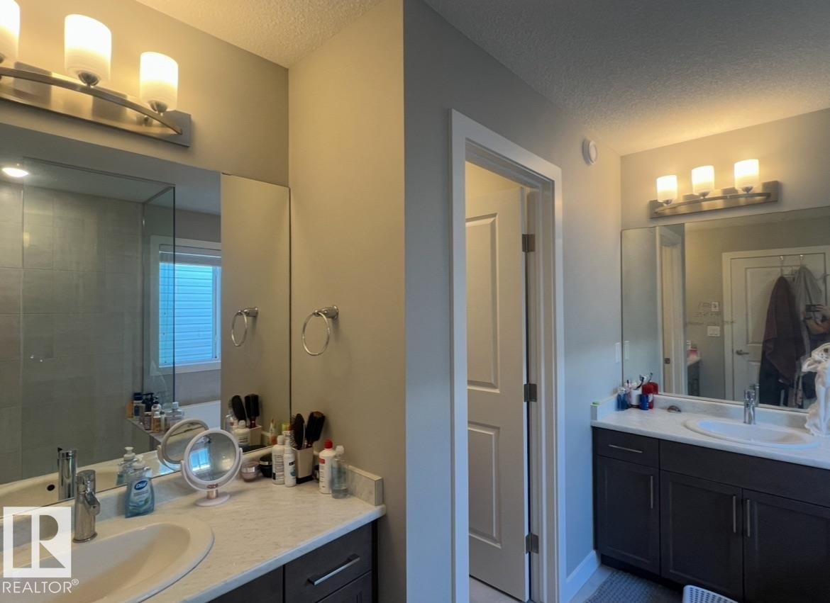 1539 200 Street, Edmonton, AB - Indoor Photo Showing Bathroom