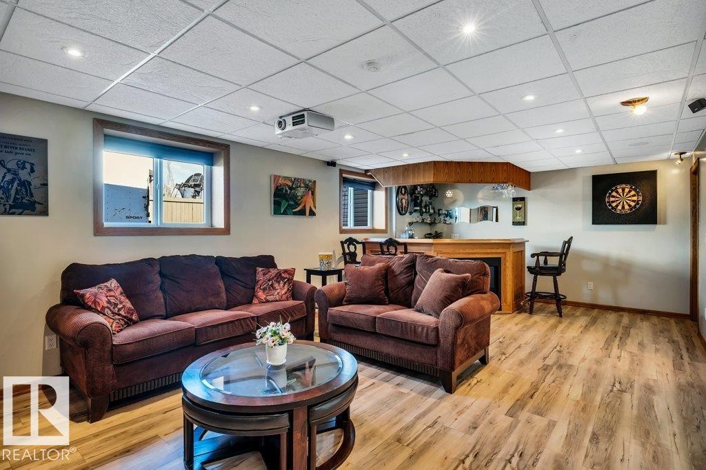 253 Birchwood Drive, Devon, AB - Indoor