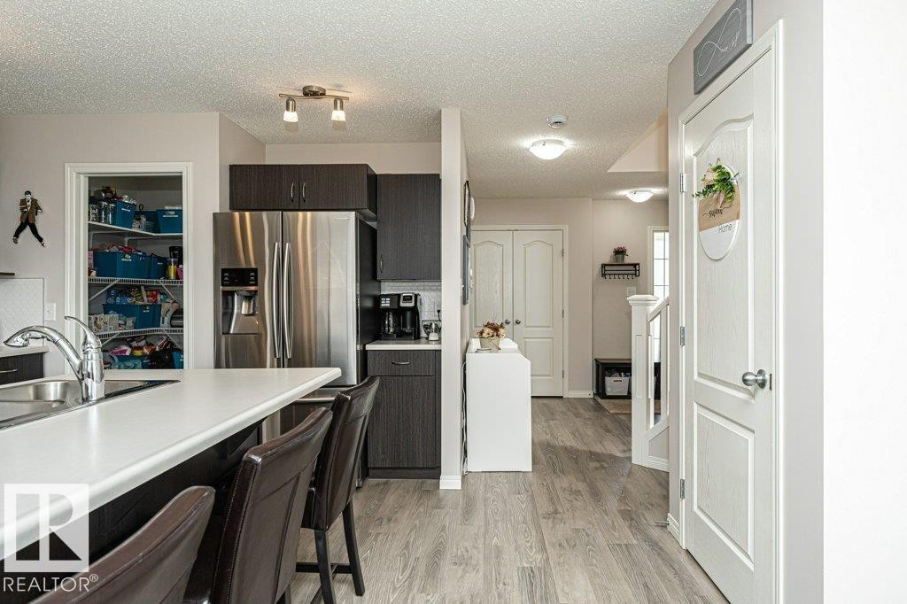 8727 Carson Way, Edmonton, AB - Indoor Photo Showing Kitchen