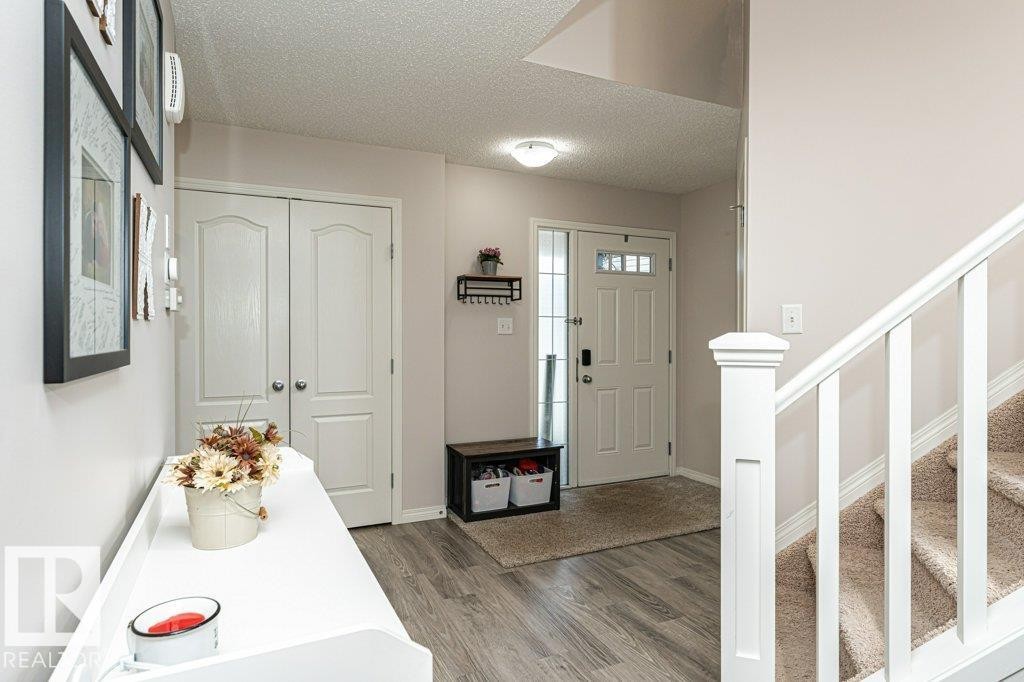 8727 Carson Way, Edmonton, AB - Indoor Photo Showing Other Room