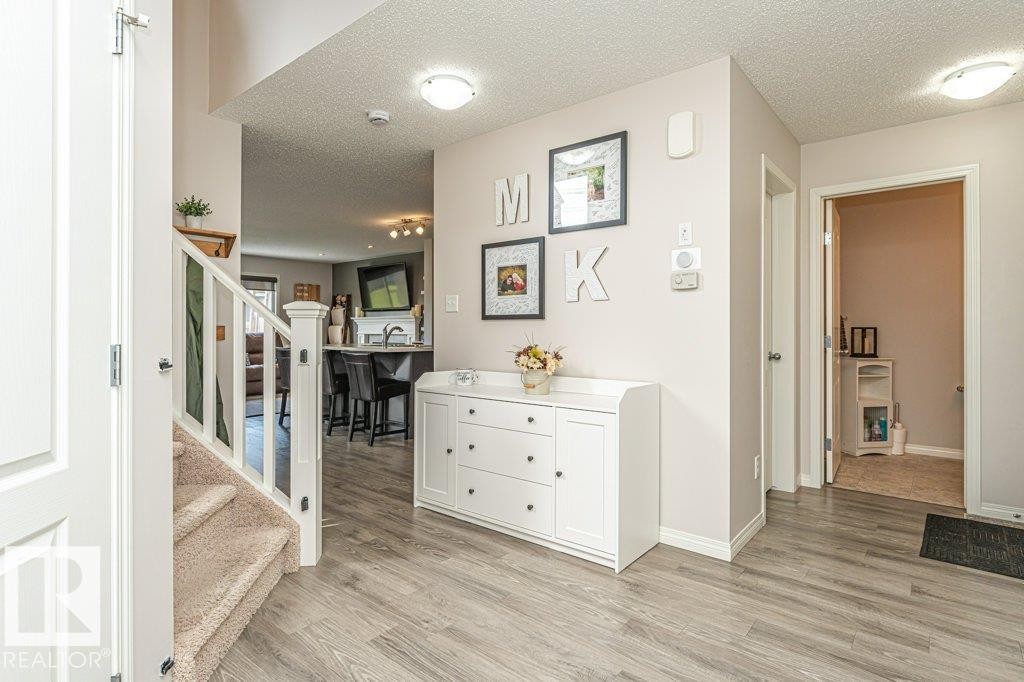 8727 Carson Way, Edmonton, AB - Indoor Photo Showing Other Room