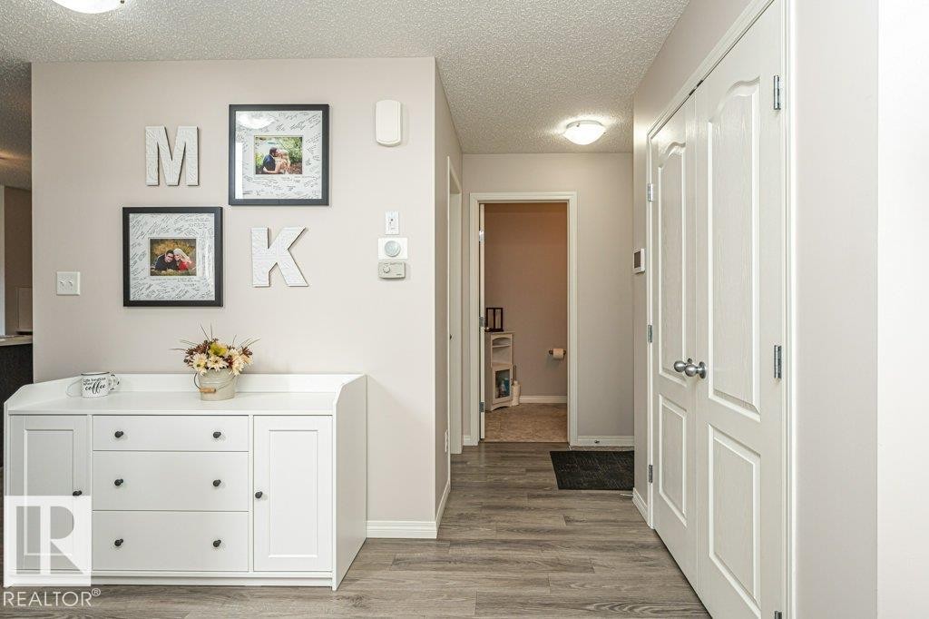 8727 Carson Way, Edmonton, AB - Indoor Photo Showing Other Room
