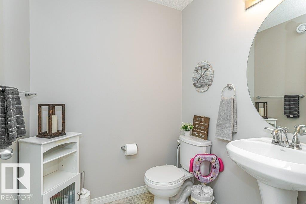 8727 Carson Way, Edmonton, AB - Indoor Photo Showing Bathroom