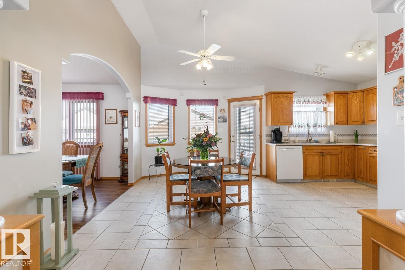 6704 164 Avenue, Edmonton, AB - Indoor