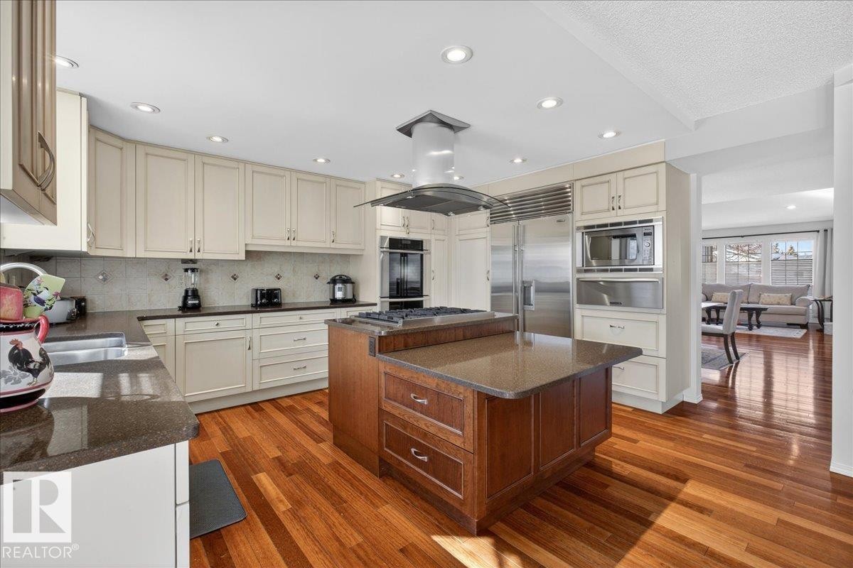 17715 57 Avenue, Edmonton, AB - Indoor Photo Showing Kitchen With Upgraded Kitchen