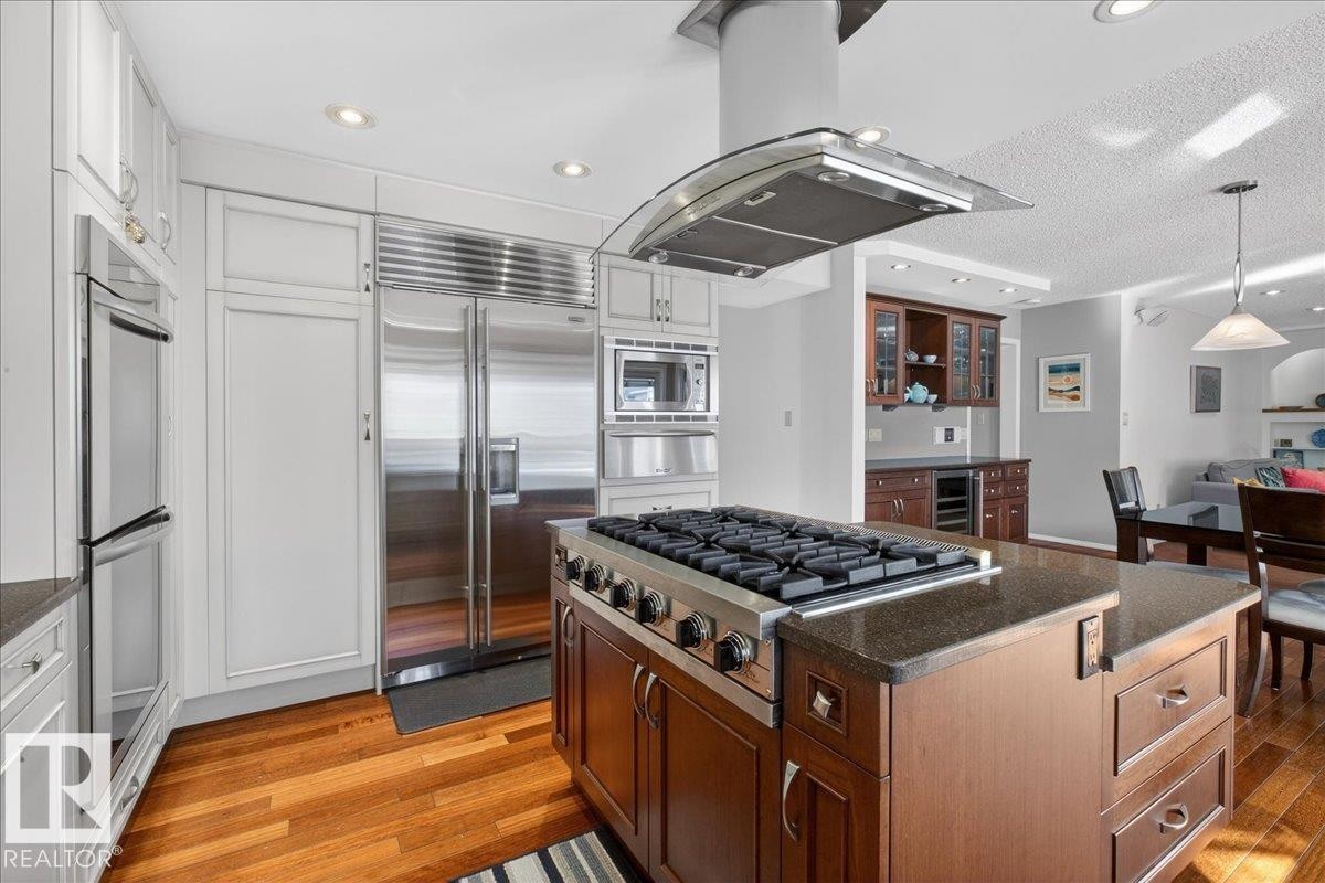 17715 57 Avenue, Edmonton, AB - Indoor Photo Showing Kitchen With Upgraded Kitchen