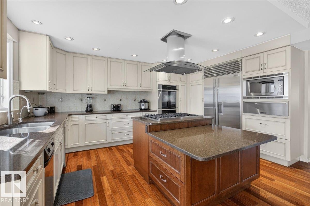 17715 57 Avenue, Edmonton, AB - Indoor Photo Showing Kitchen With Double Sink With Upgraded Kitchen