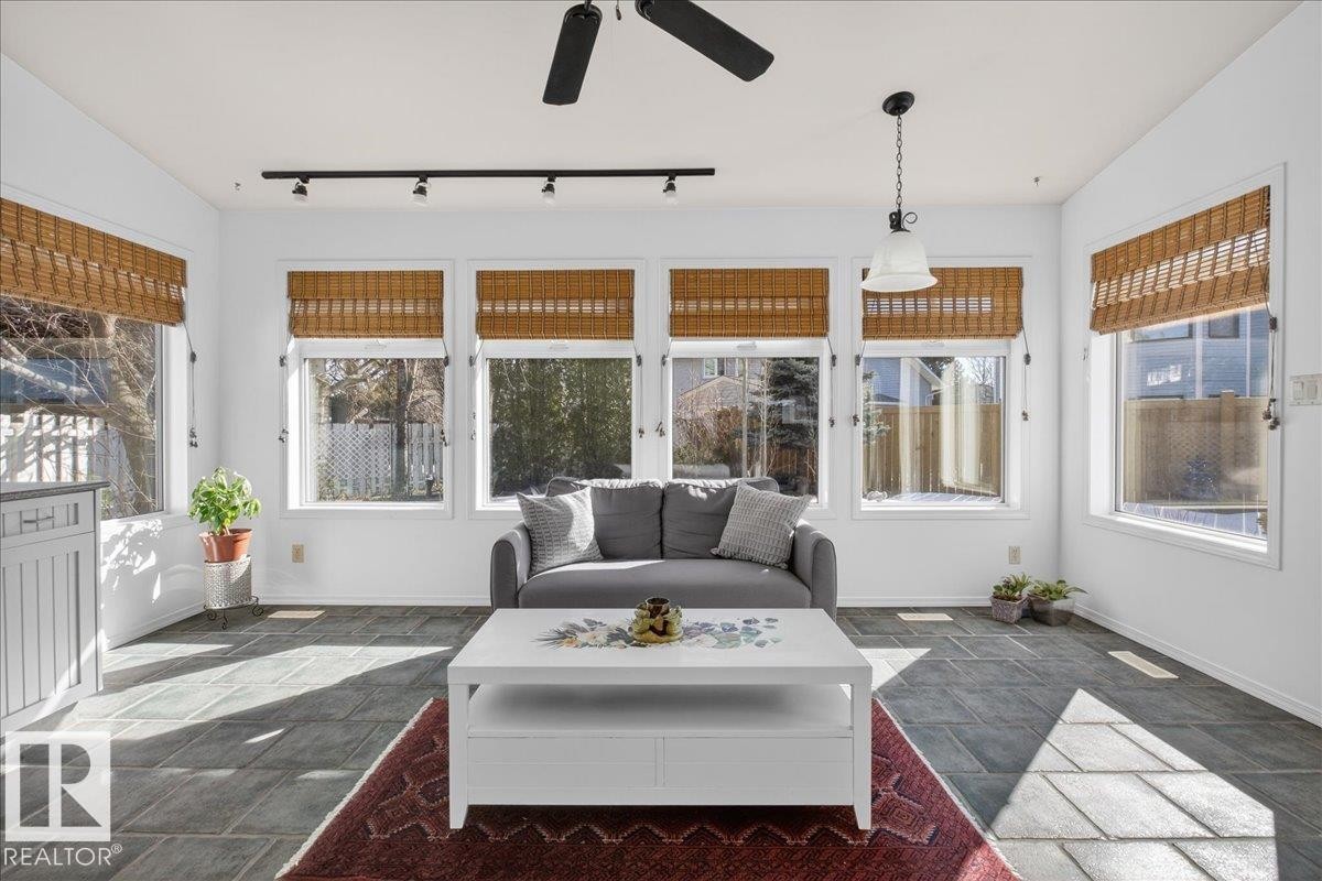 17715 57 Avenue, Edmonton, AB - Indoor Photo Showing Living Room