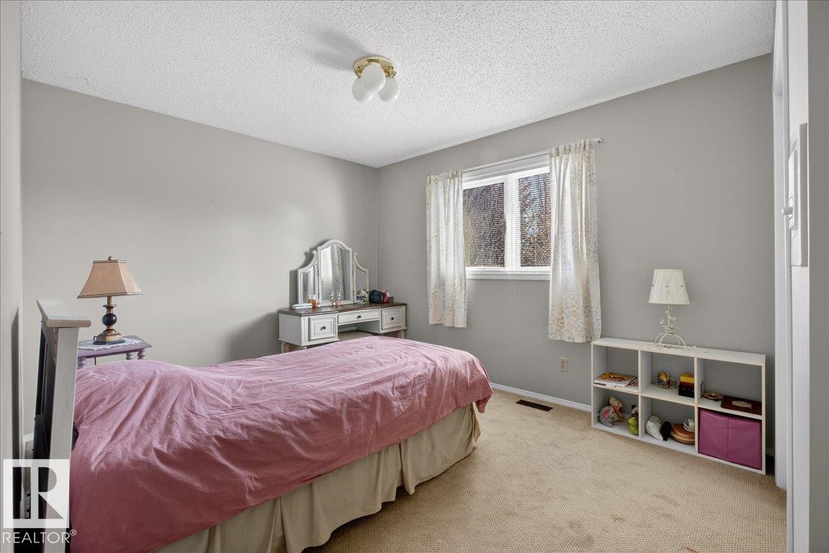 17715 57 Avenue, Edmonton, AB - Indoor Photo Showing Bedroom