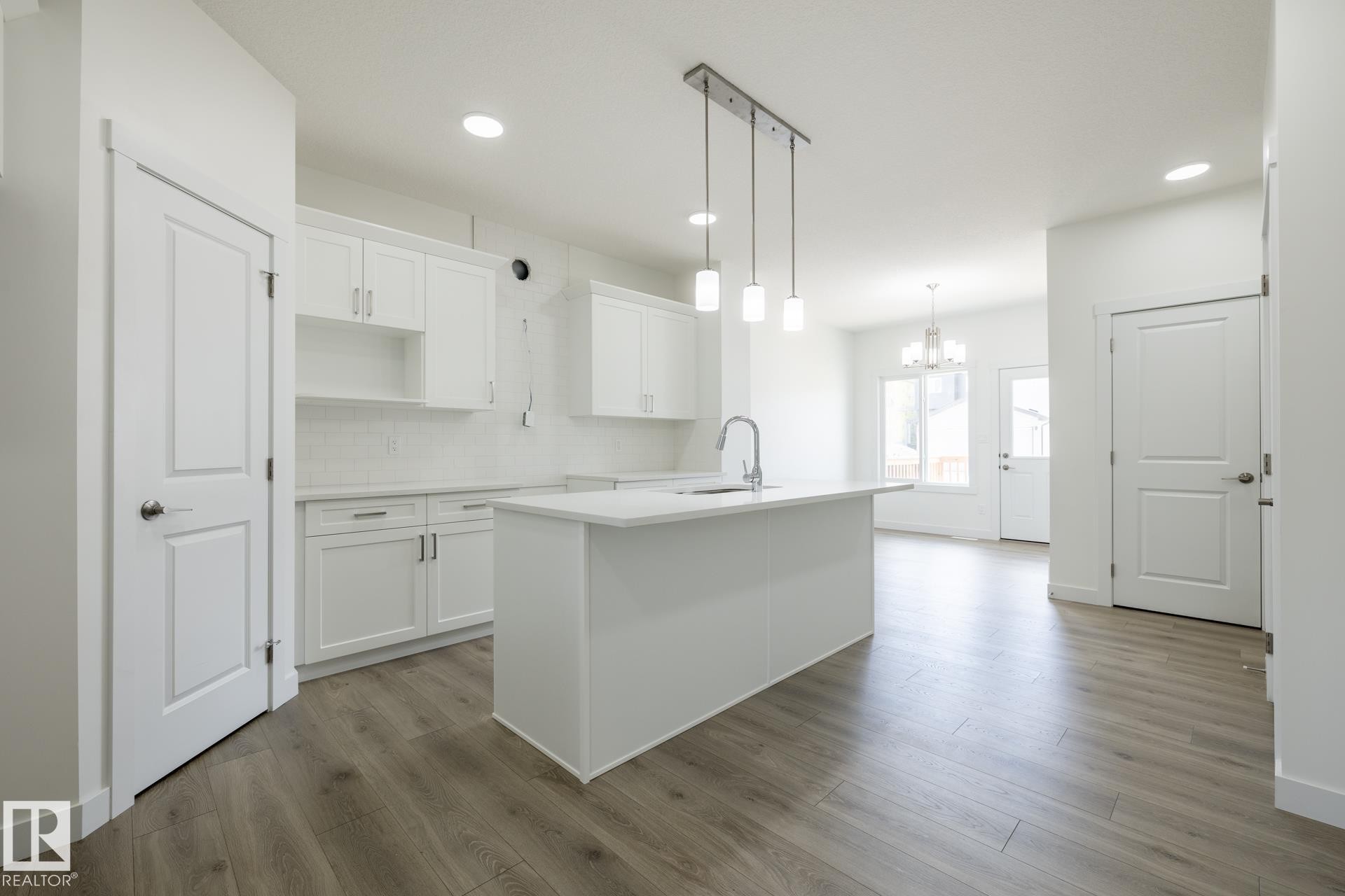 600 Ashgrove Circle, Leduc, AB - Indoor Photo Showing Kitchen