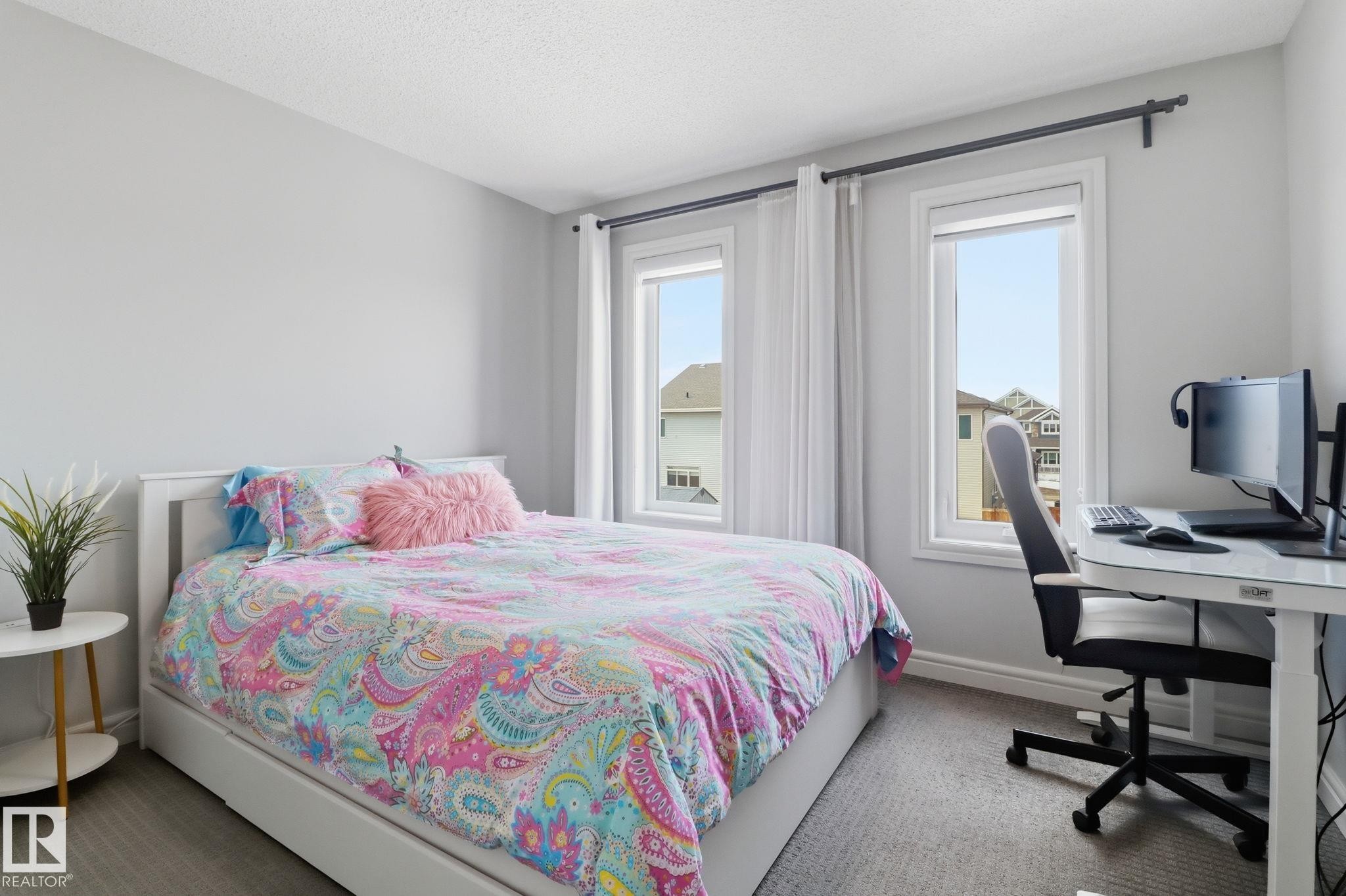 812 176 Street Sw, Edmonton, AB - Indoor Photo Showing Bedroom