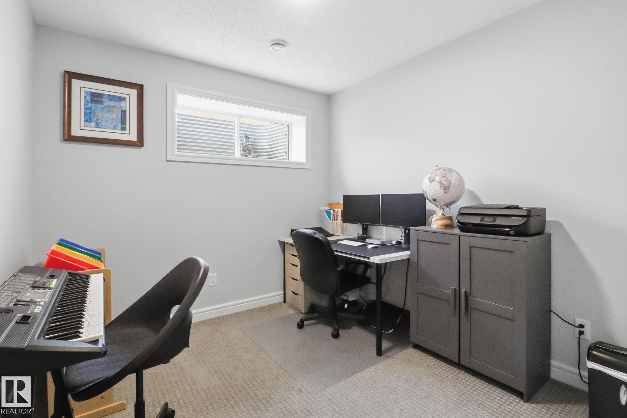 812 176 Street Sw, Edmonton, AB - Indoor Photo Showing Office