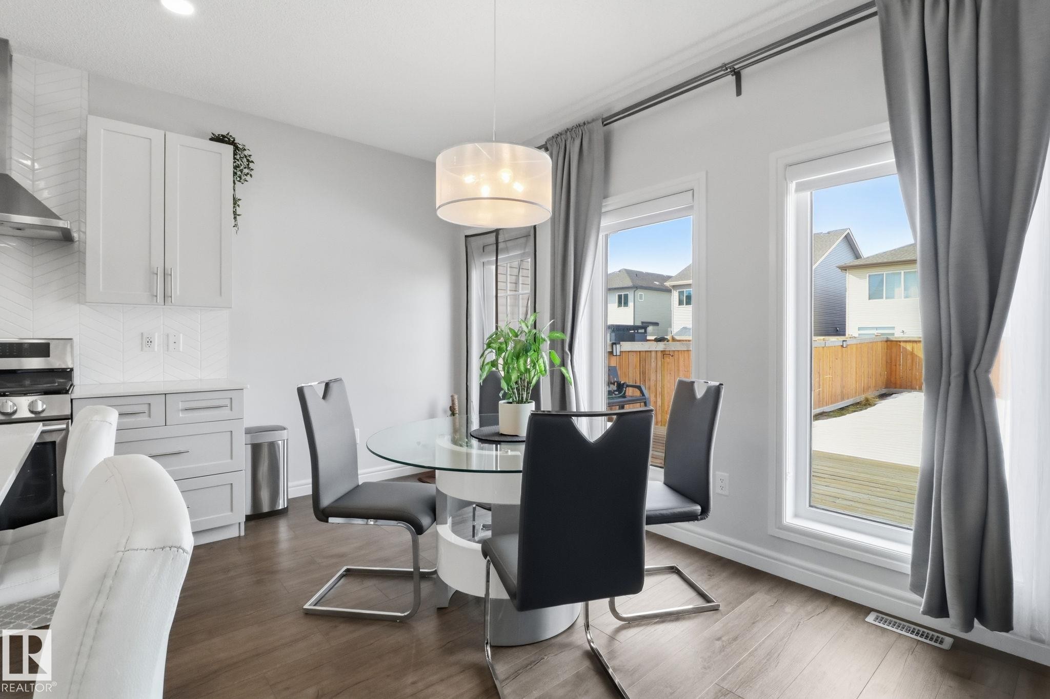 812 176 Street Sw, Edmonton, AB - Indoor Photo Showing Dining Room