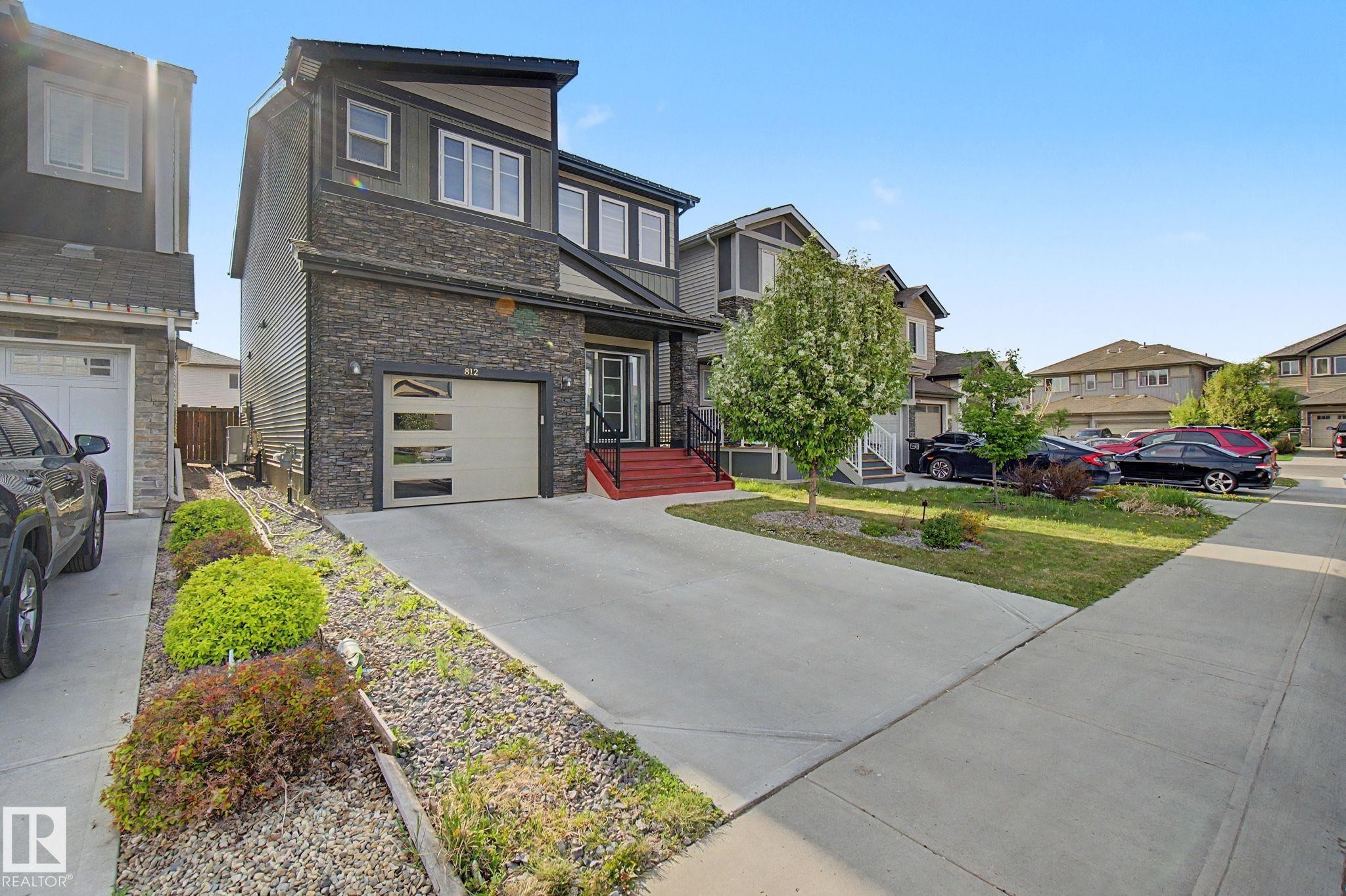 812 176 Street Sw, Edmonton, AB - Outdoor With Facade