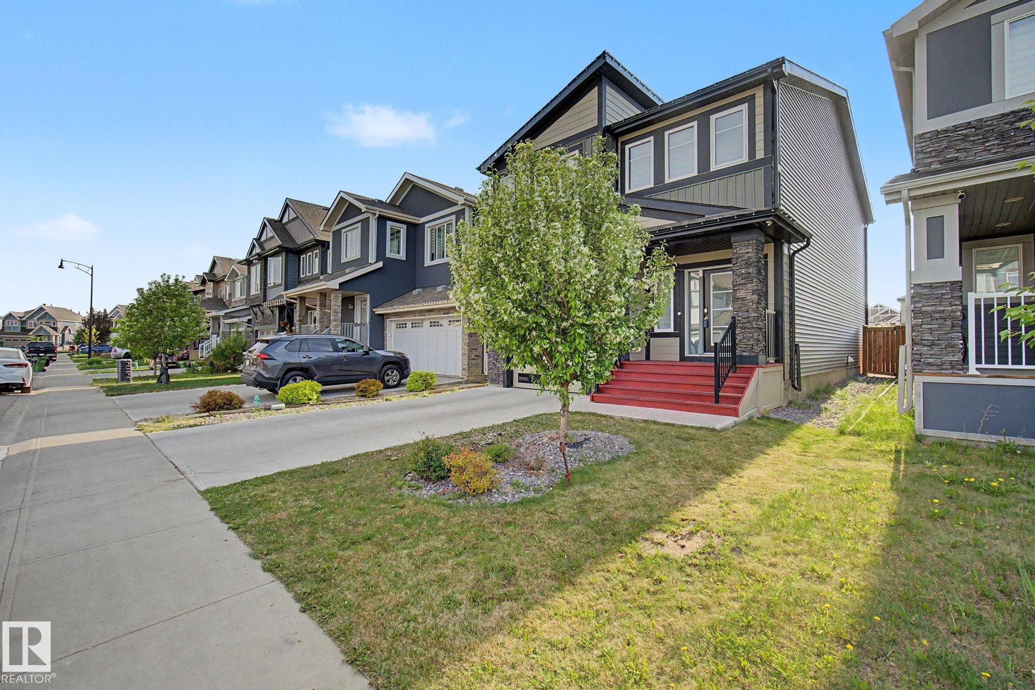 812 176 Street Sw, Edmonton, AB - Outdoor With Facade