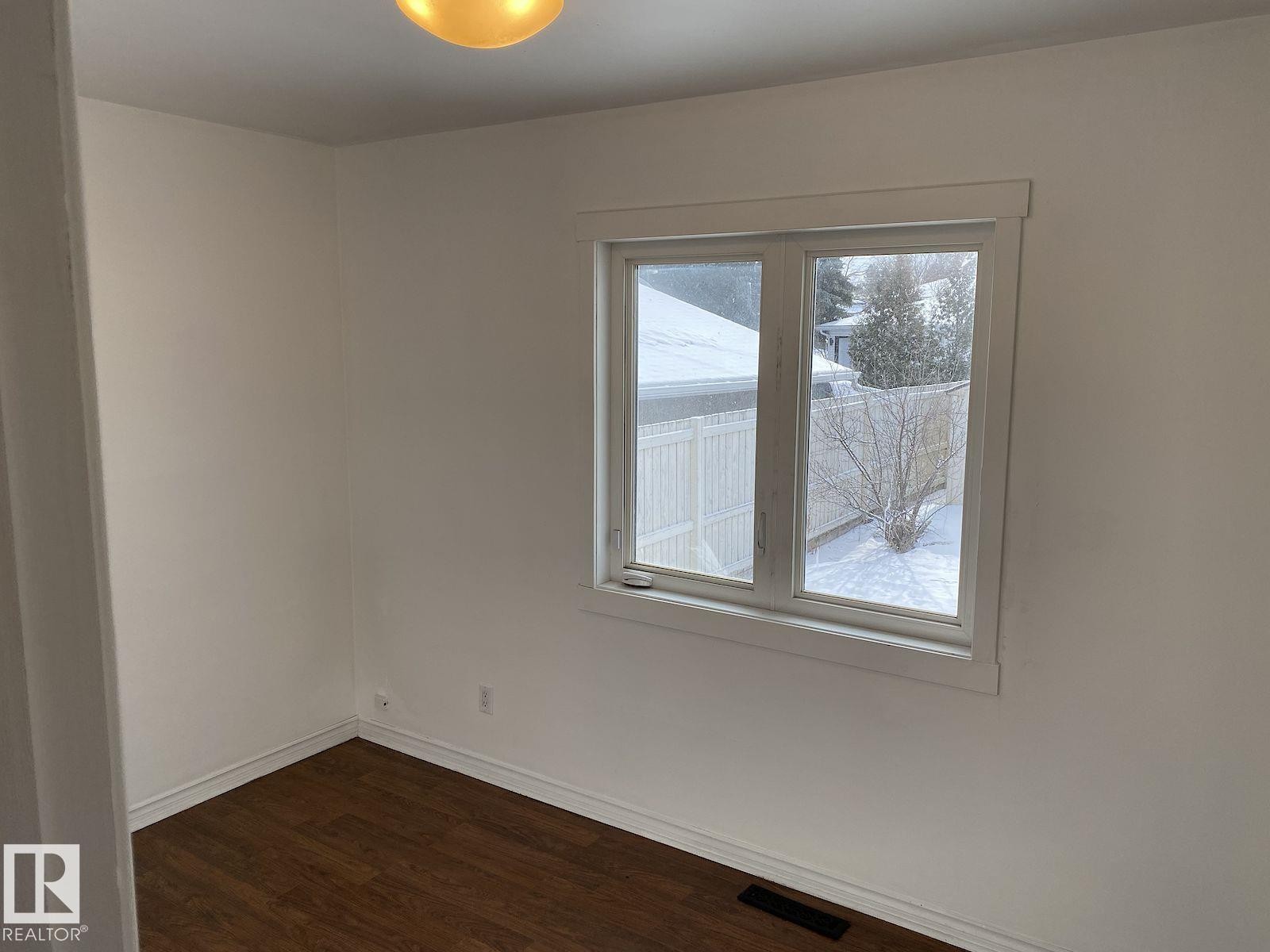 7921 97 Avenue, Edmonton, AB - Indoor Photo Showing Other Room