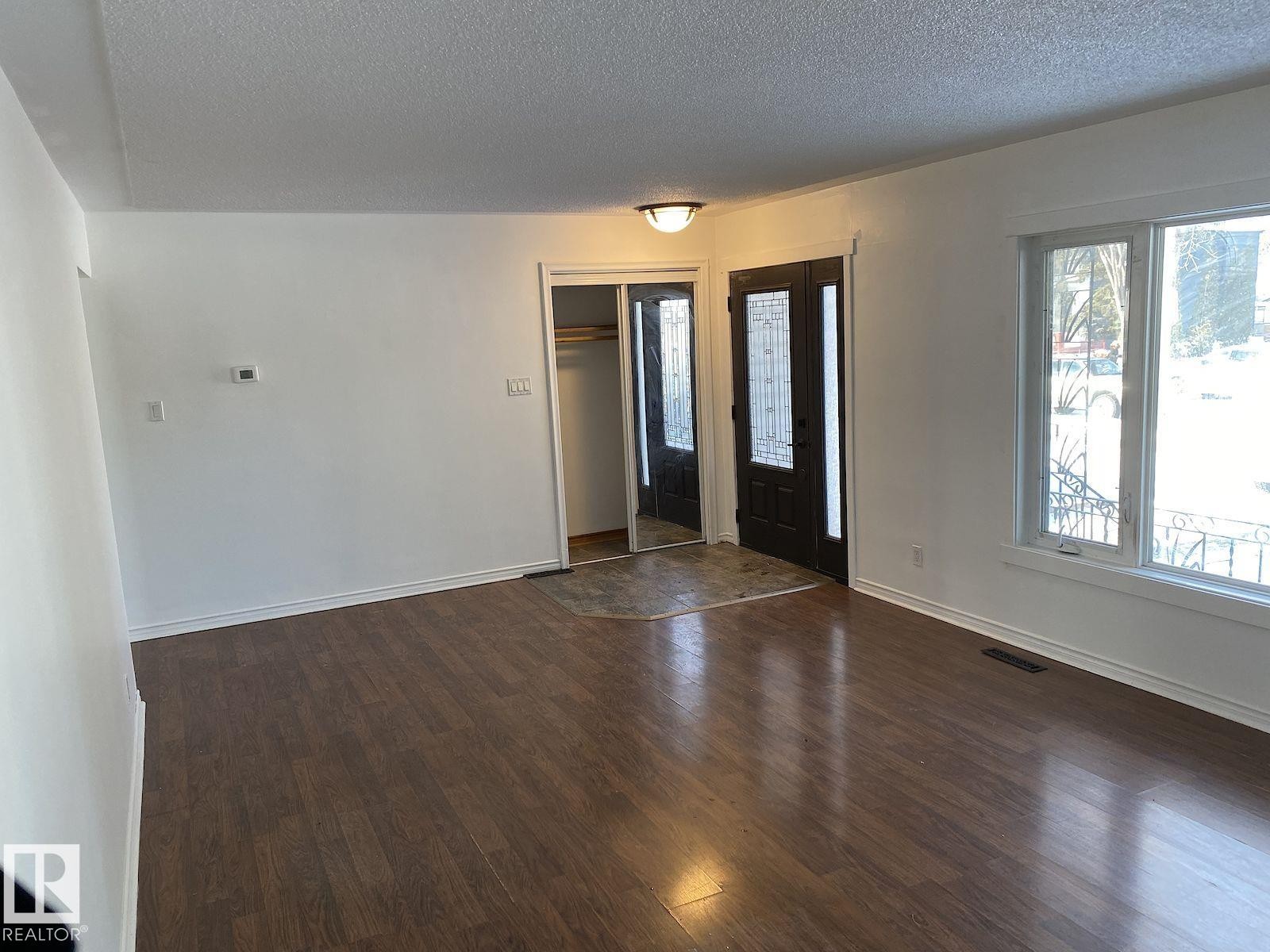 7921 97 Avenue, Edmonton, AB - Indoor Photo Showing Other Room