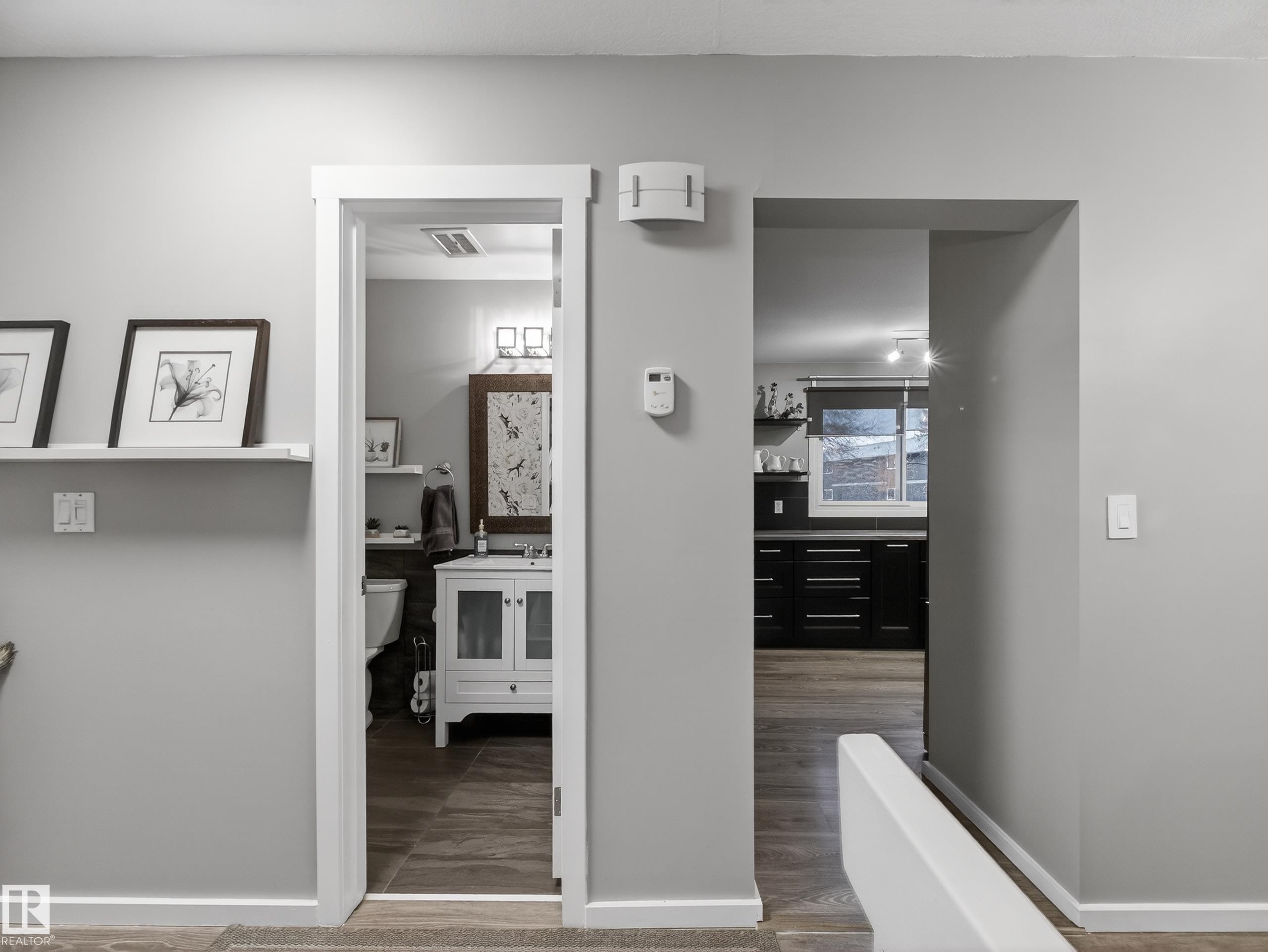 21 Glaewyn Estates, St. Albert, AB - Indoor Photo Showing Other Room