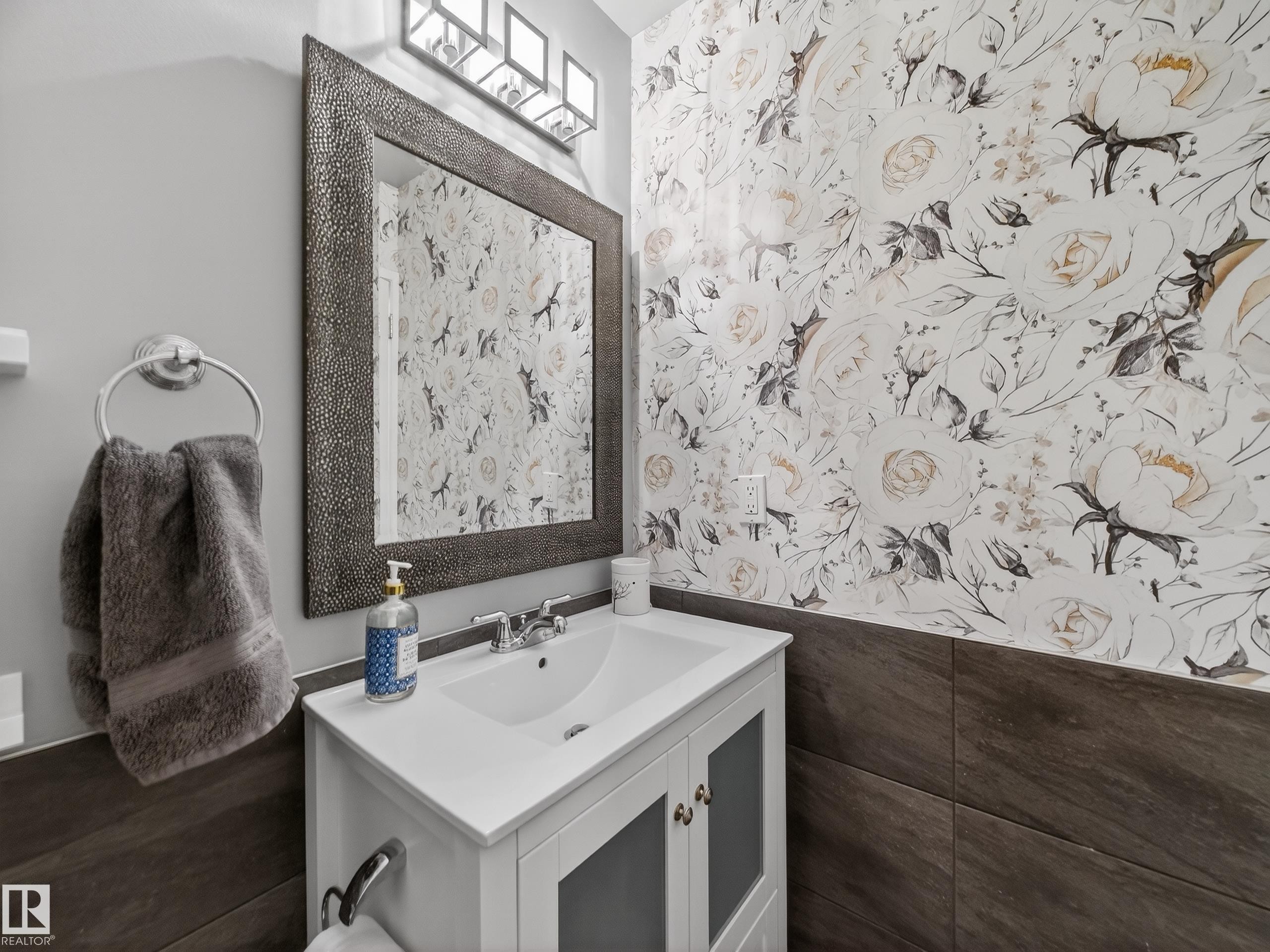 21 Glaewyn Estates, St. Albert, AB - Indoor Photo Showing Bathroom