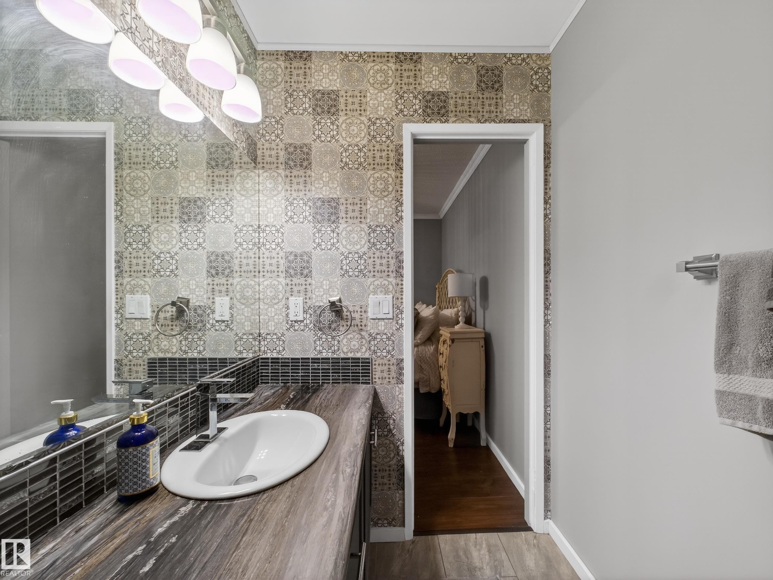 21 Glaewyn Estates, St. Albert, AB - Indoor Photo Showing Bathroom