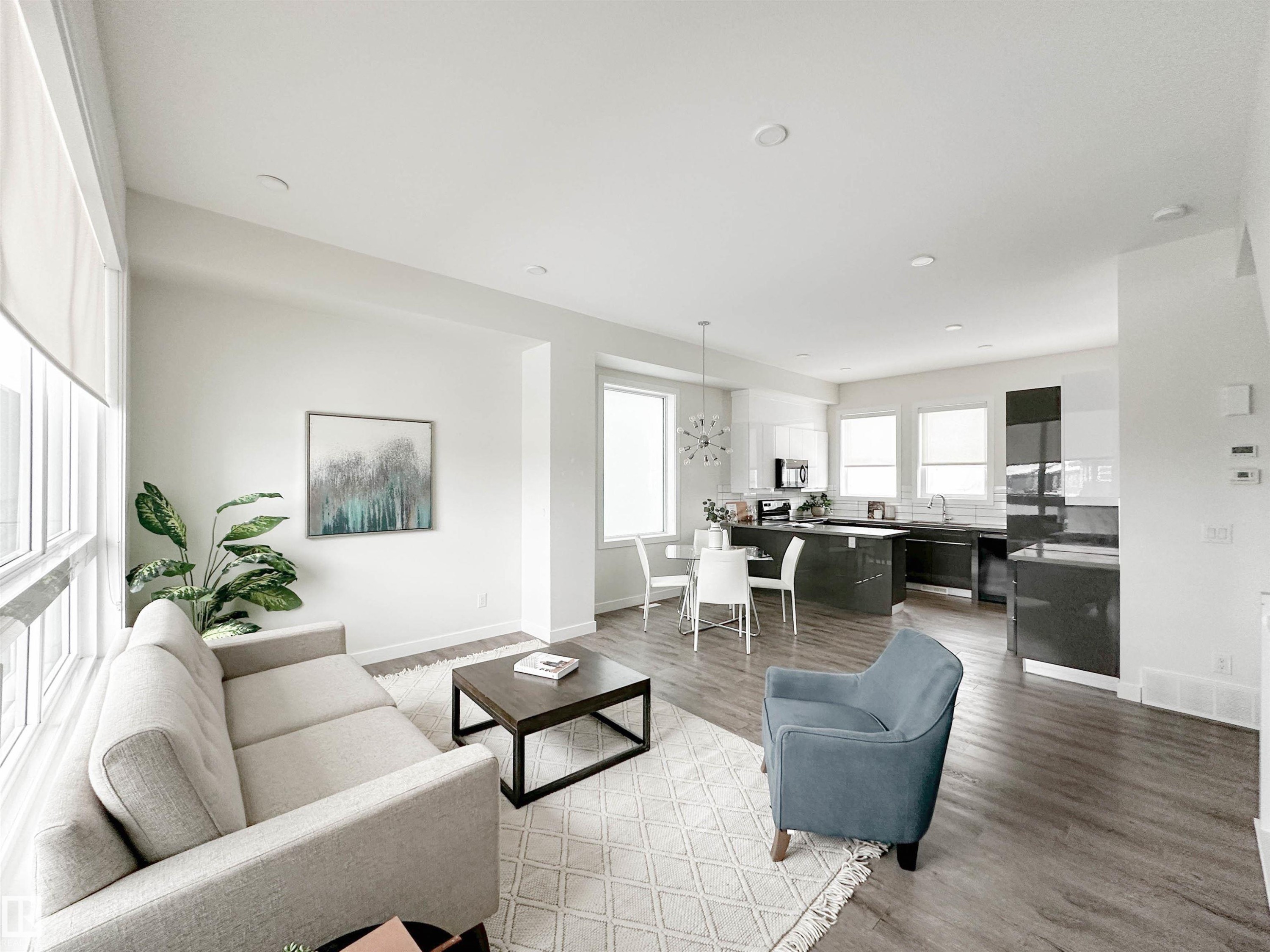 5 130 Element Dr, St. Albert, AB - Indoor Photo Showing Living Room