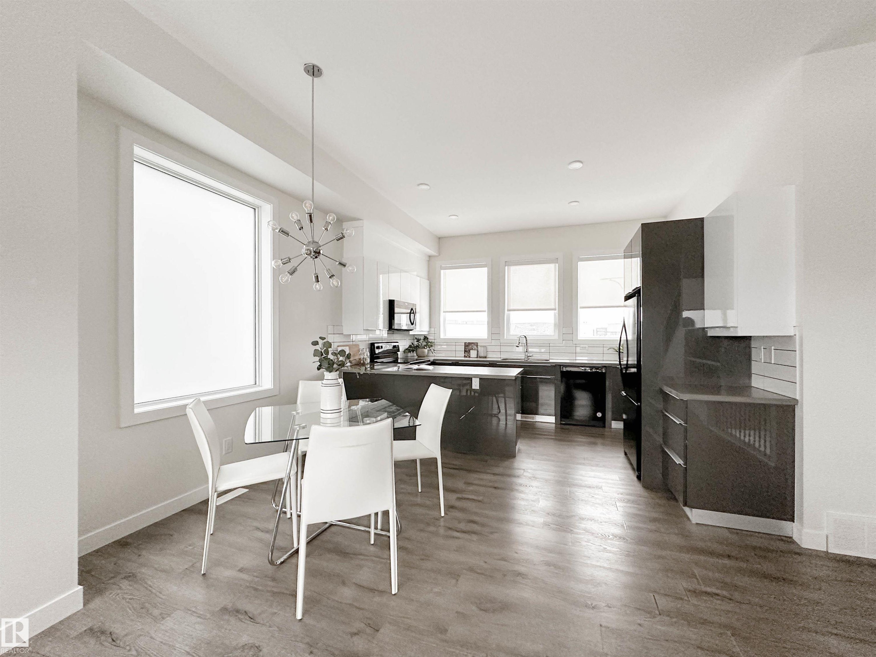 5 130 Element Dr, St. Albert, AB - Indoor Photo Showing Dining Room