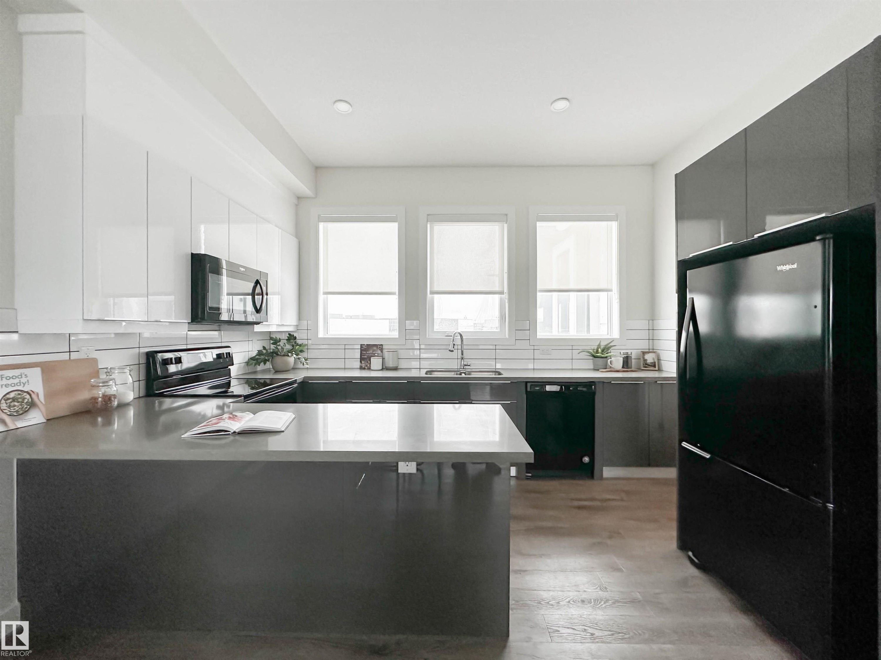 5 130 Element Dr, St. Albert, AB - Indoor Photo Showing Kitchen With Upgraded Kitchen