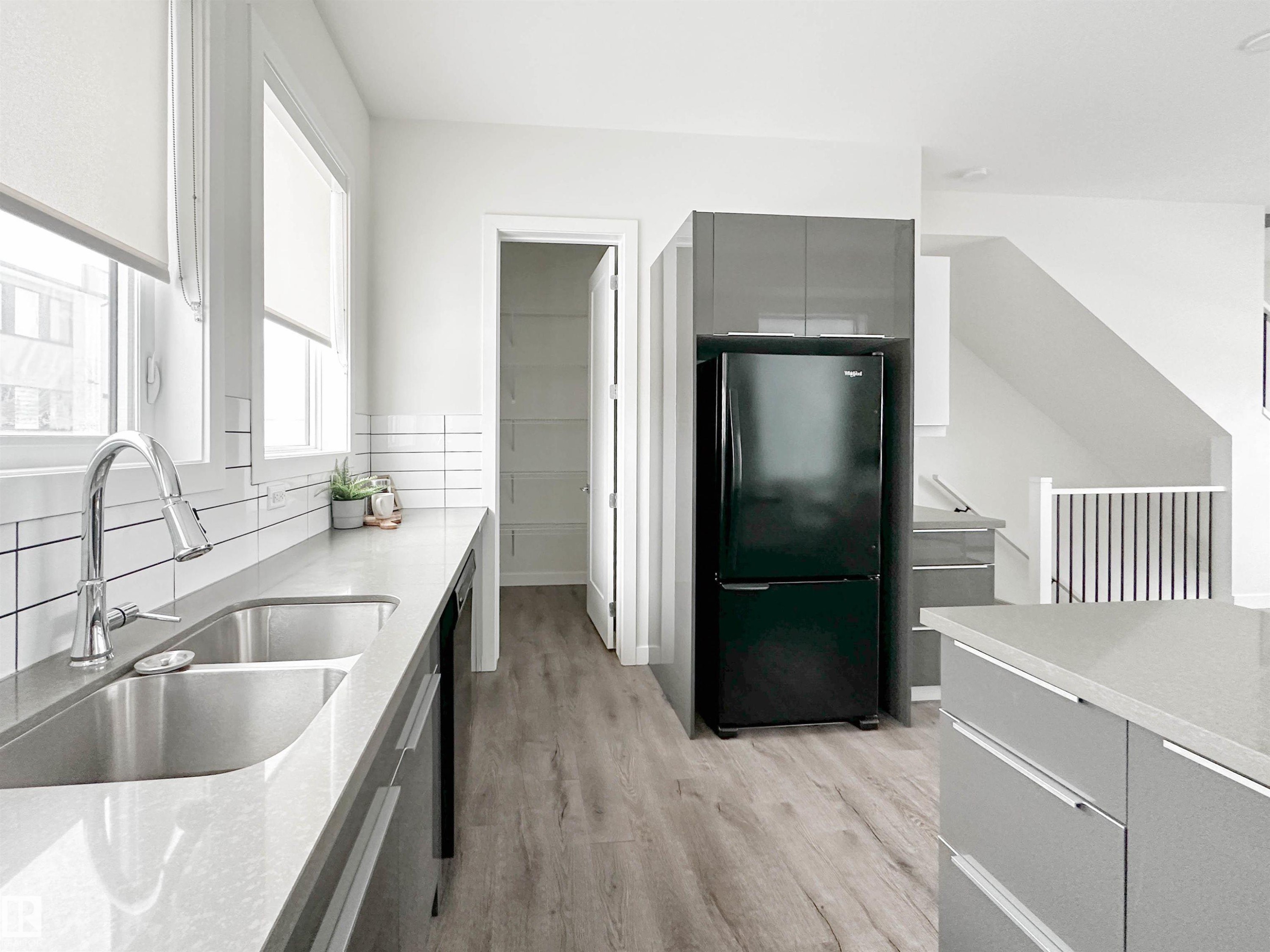5 130 Element Dr, St. Albert, AB - Indoor Photo Showing Kitchen With Double Sink