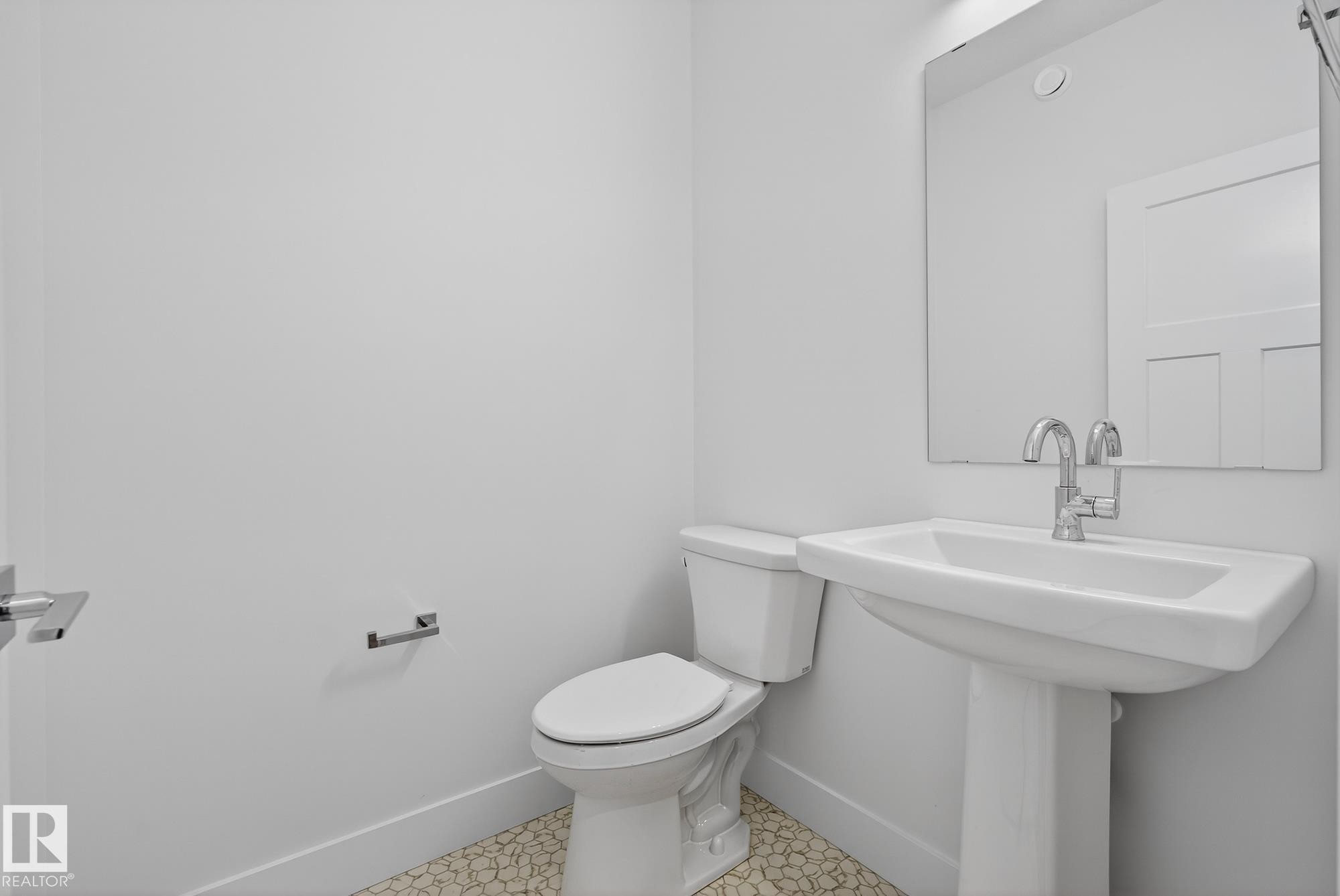7091 Kiviaq Crescent, Edmonton, AB - Indoor Photo Showing Other Room