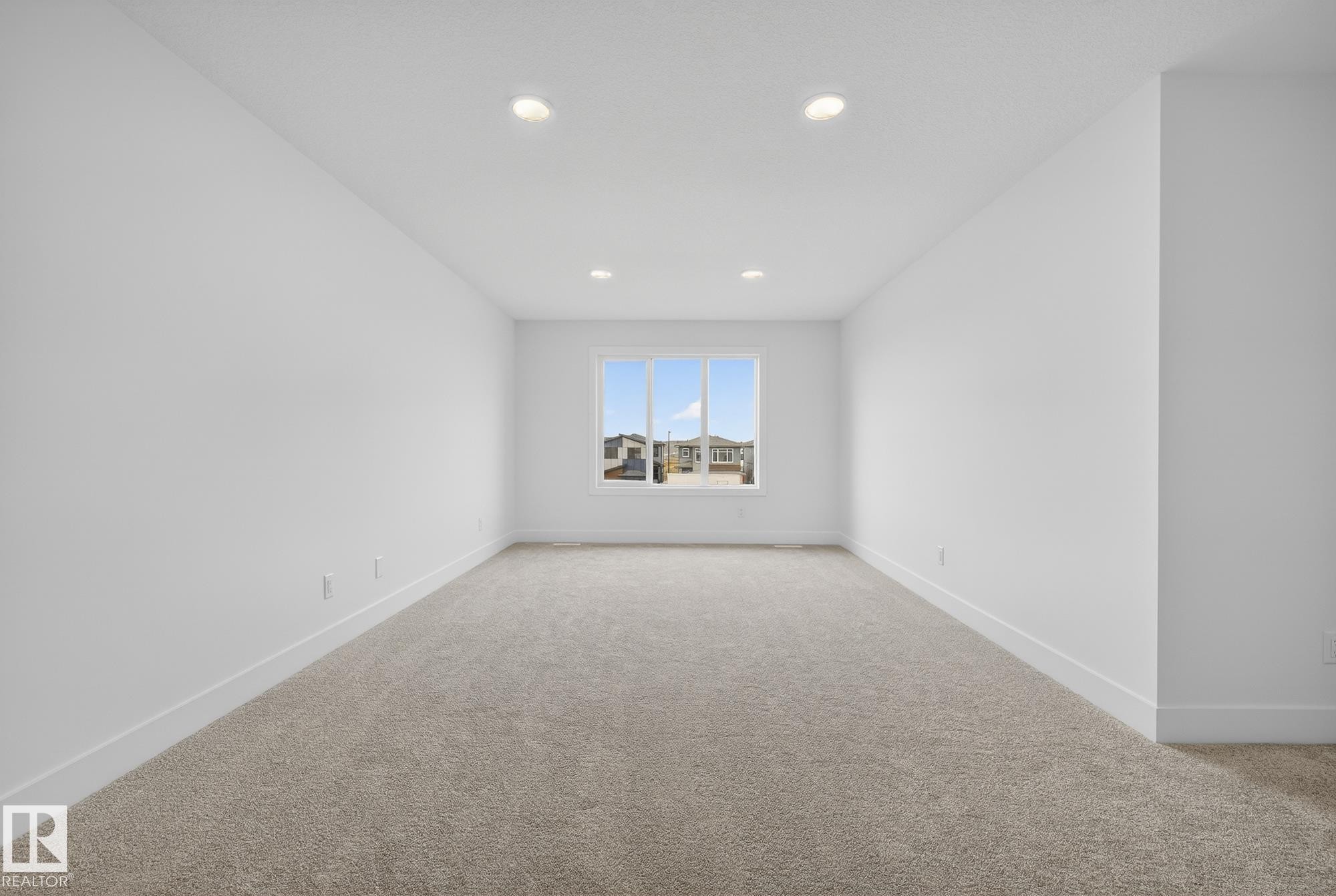 7091 Kiviaq Crescent, Edmonton, AB - Indoor Photo Showing Other Room