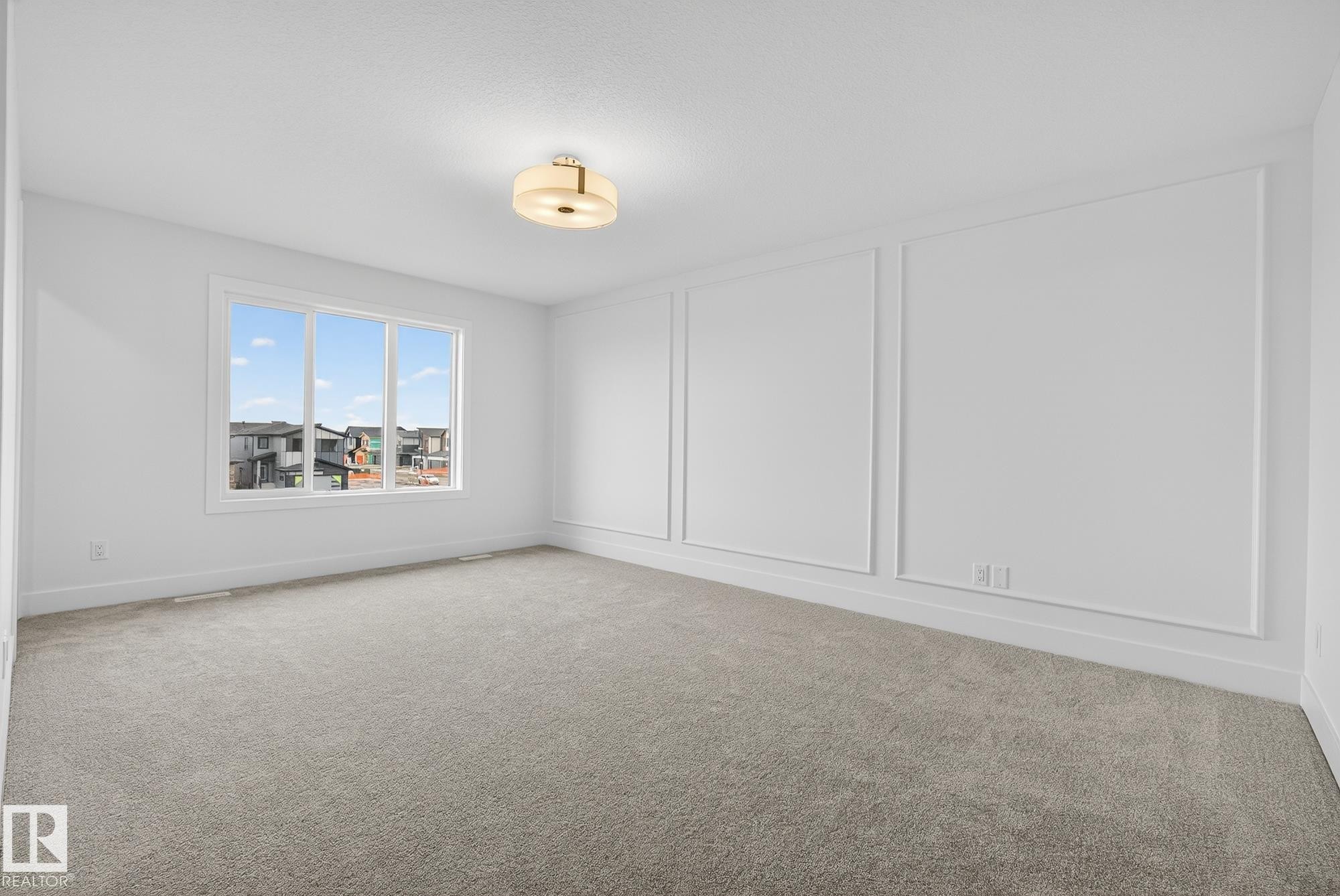 7091 Kiviaq Crescent, Edmonton, AB - Indoor Photo Showing Bedroom
