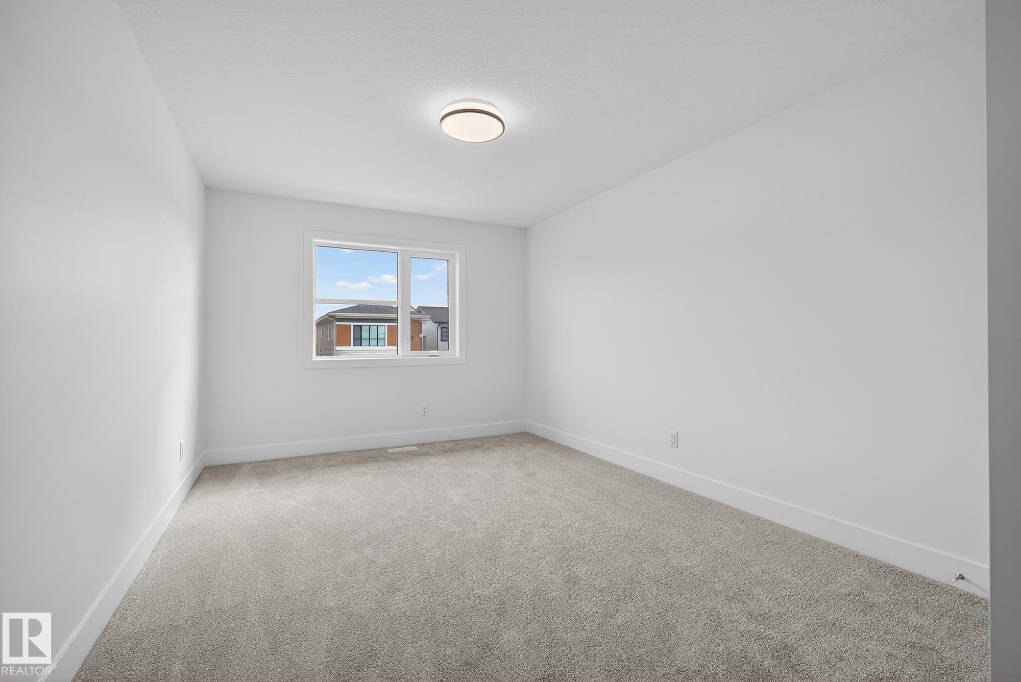 7091 Kiviaq Crescent, Edmonton, AB - Indoor Photo Showing Bedroom