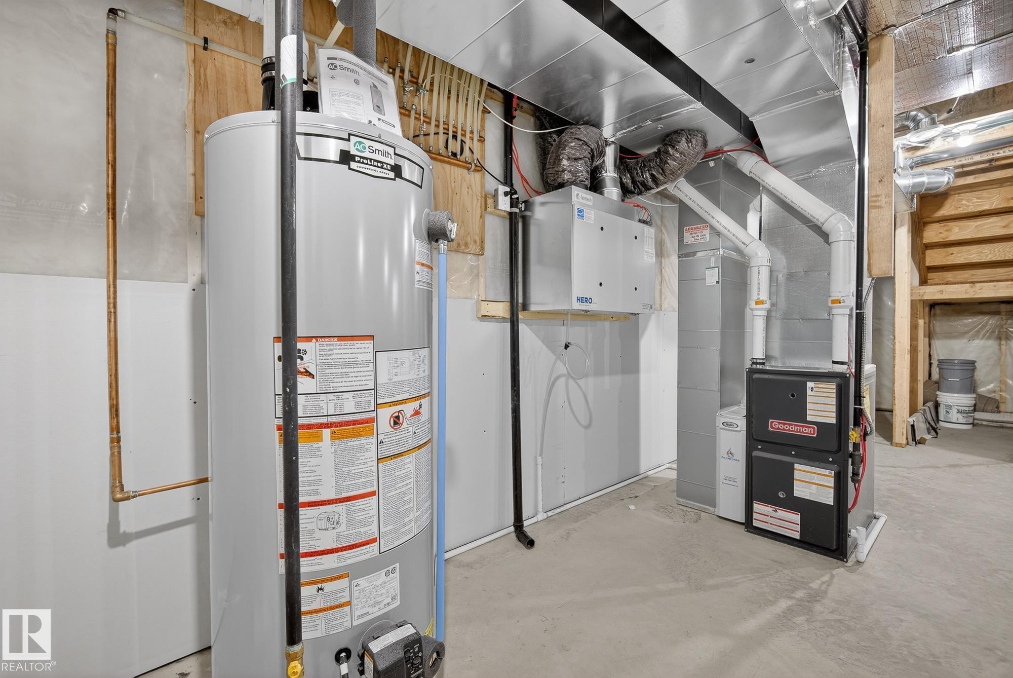 7091 Kiviaq Crescent, Edmonton, AB - Indoor Photo Showing Basement