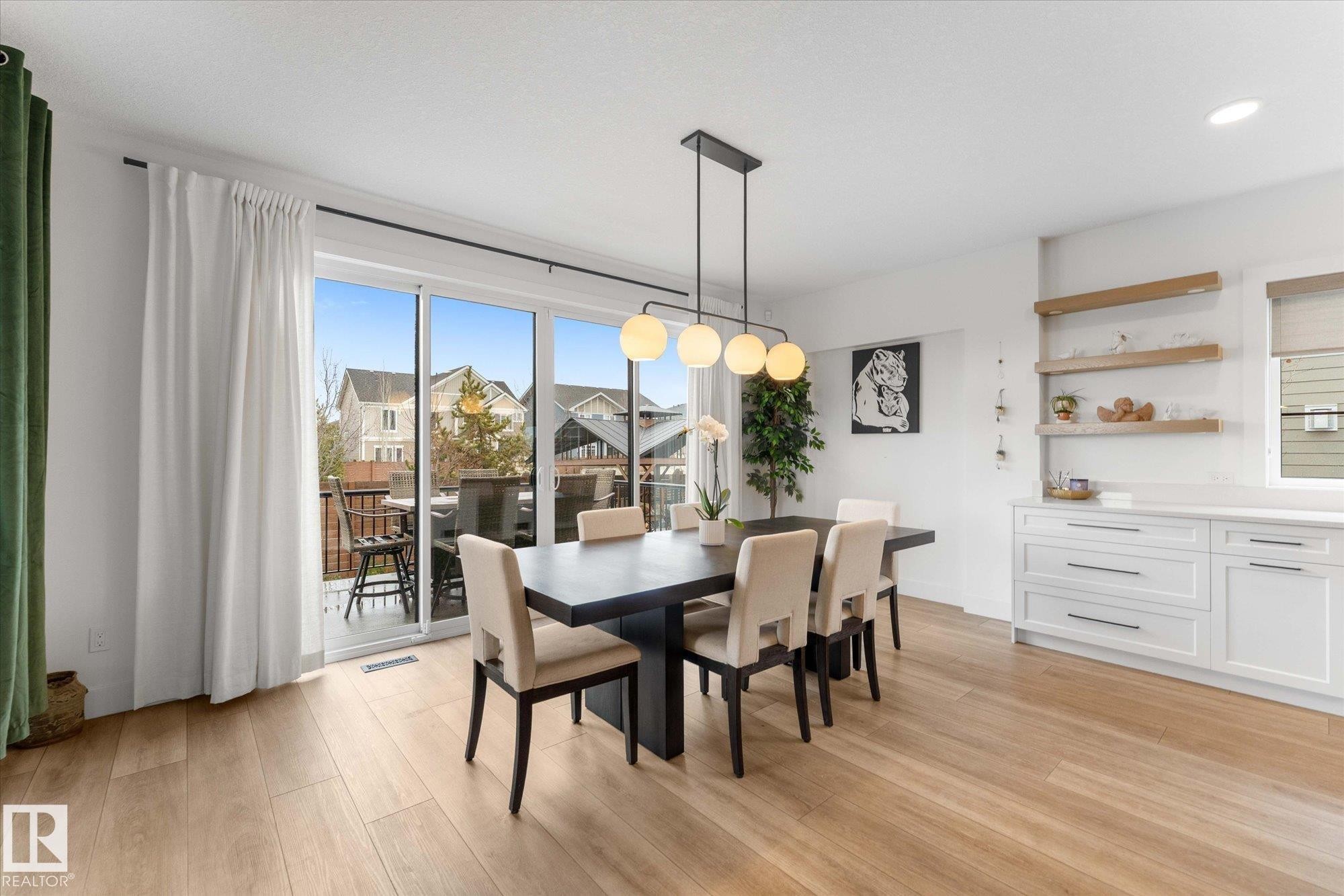 25 Jacobs Close, St. Albert, AB - Indoor Photo Showing Dining Room