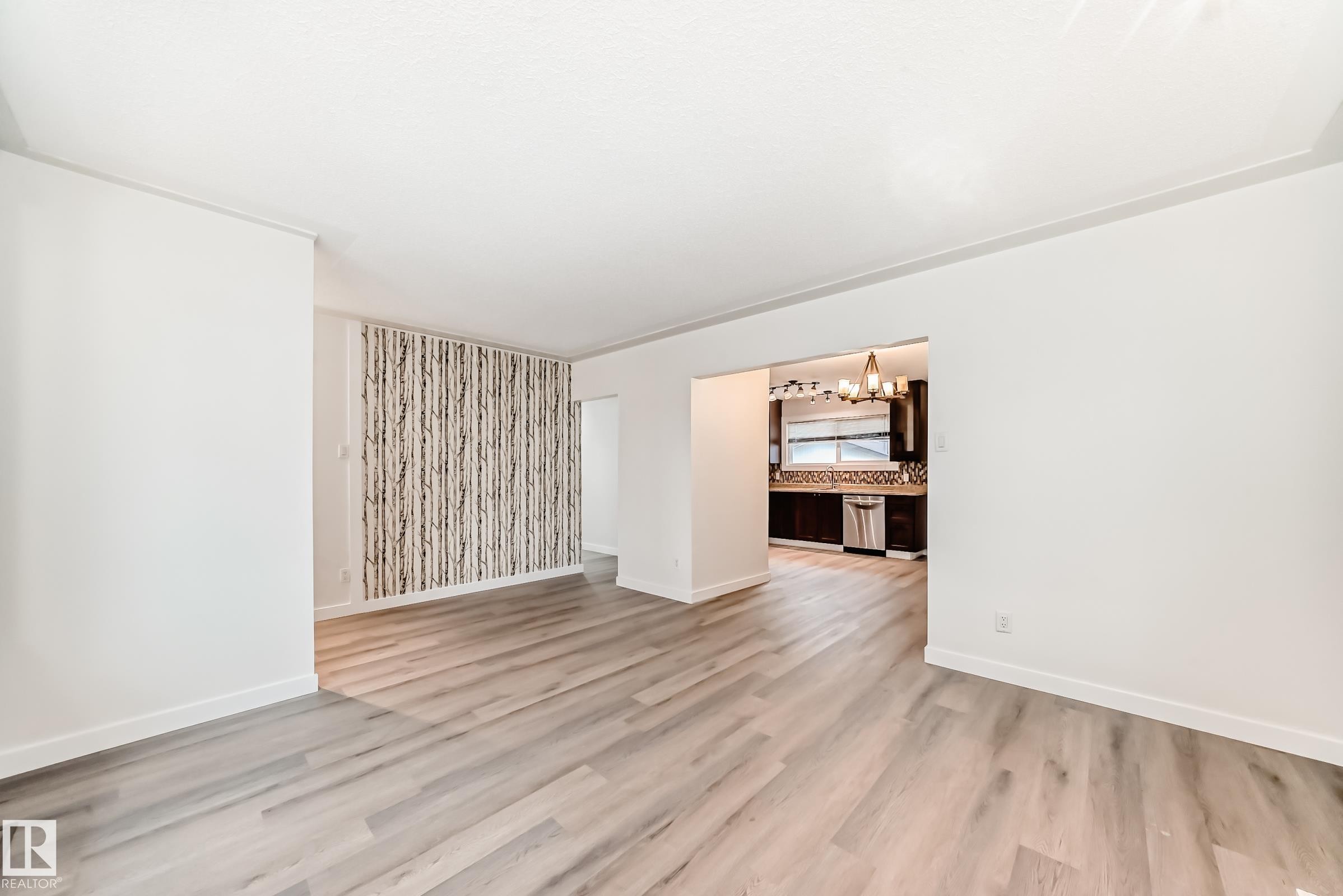 12837 90 Street, Edmonton, AB - Indoor
