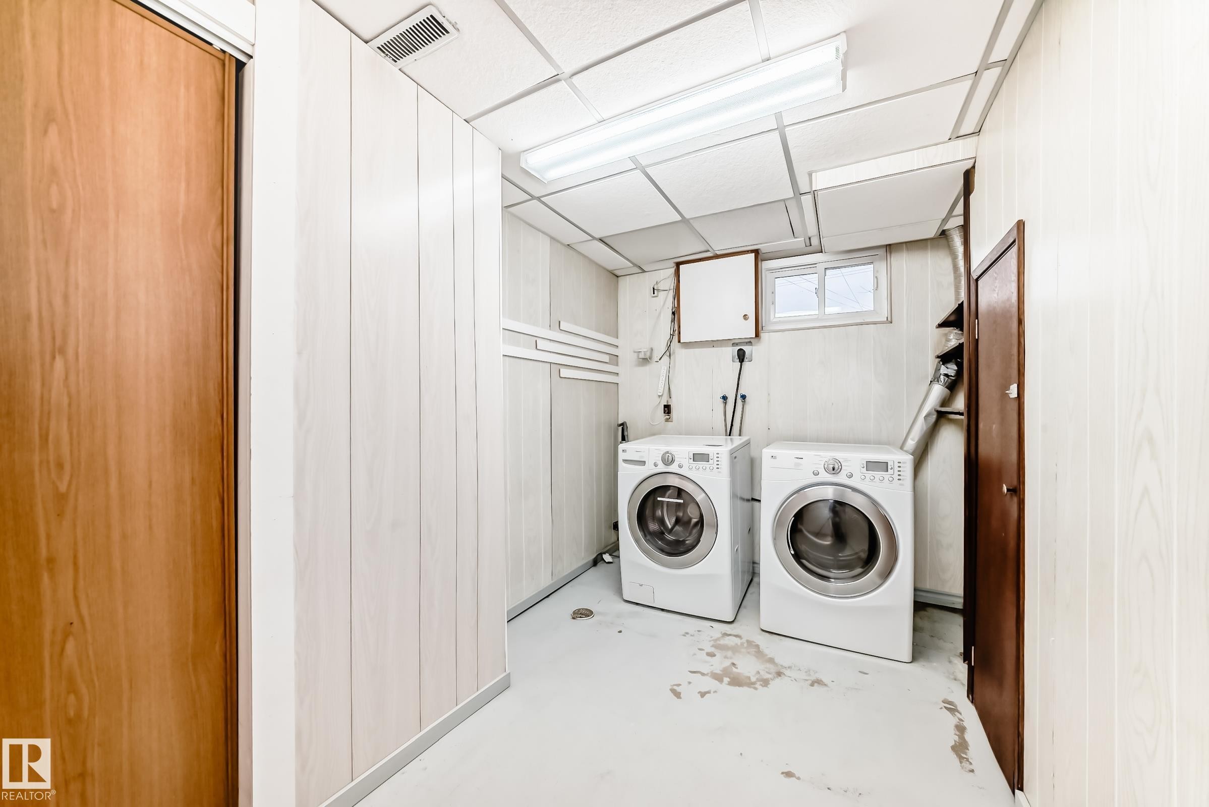 12837 90 Street, Edmonton, AB - Indoor Photo Showing Laundry Room