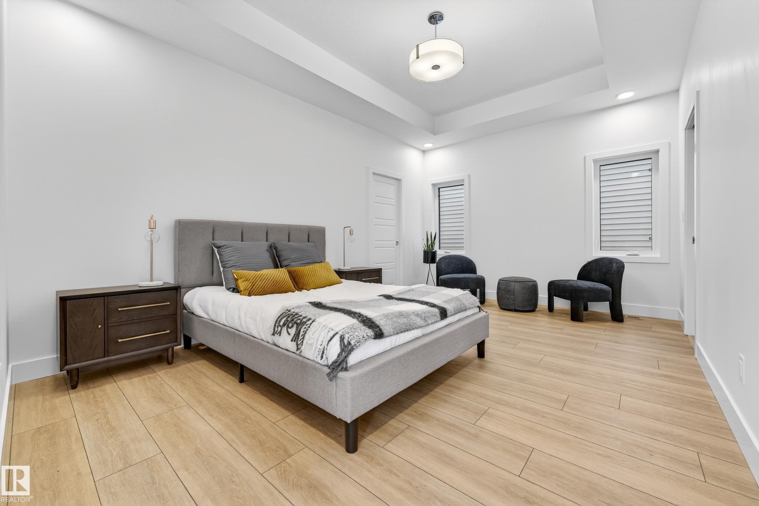 7093 Kiviaq Crescent, Edmonton, AB - Indoor Photo Showing Bedroom