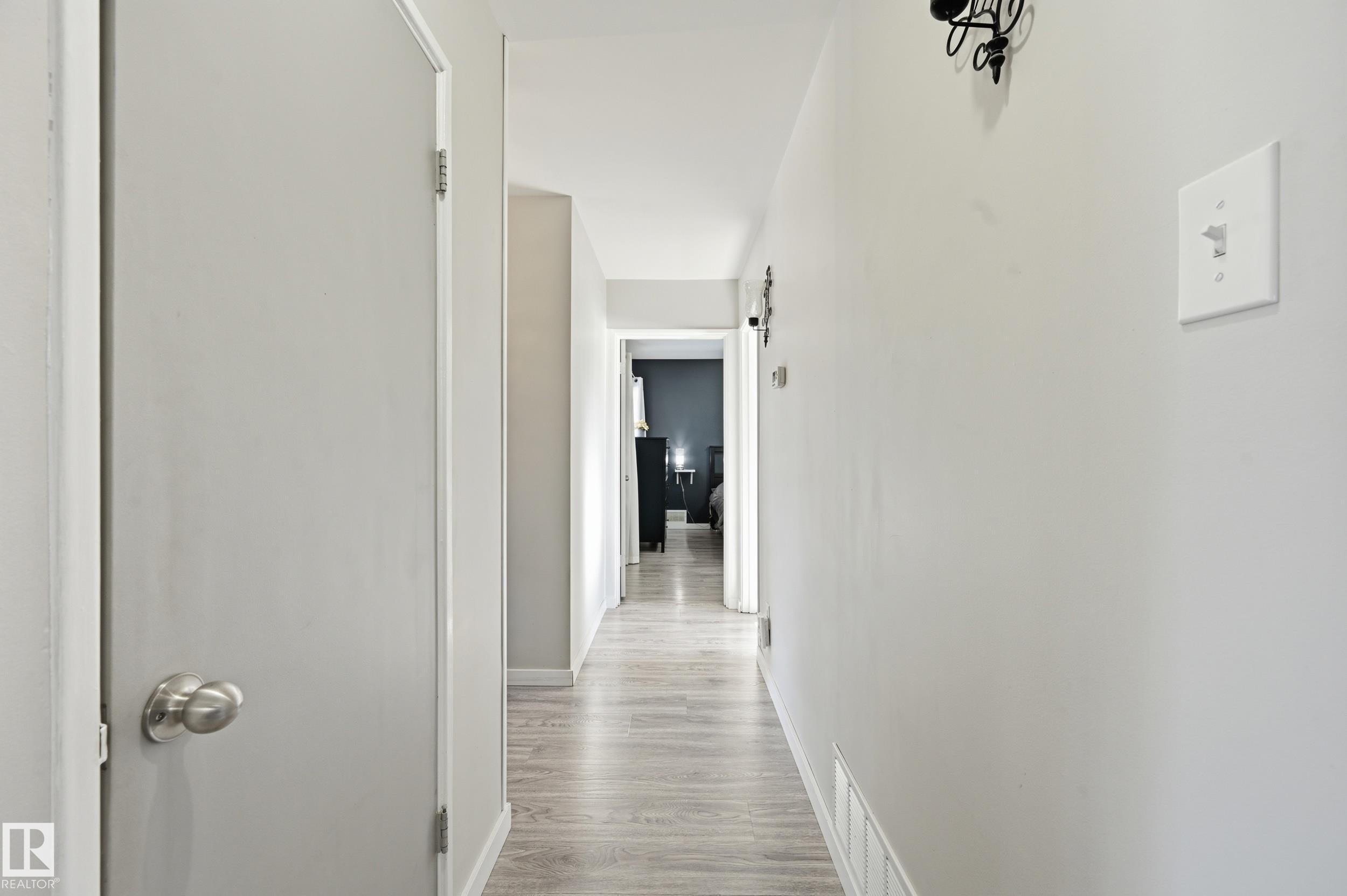 7719 71 Avenue, Edmonton, AB - Indoor