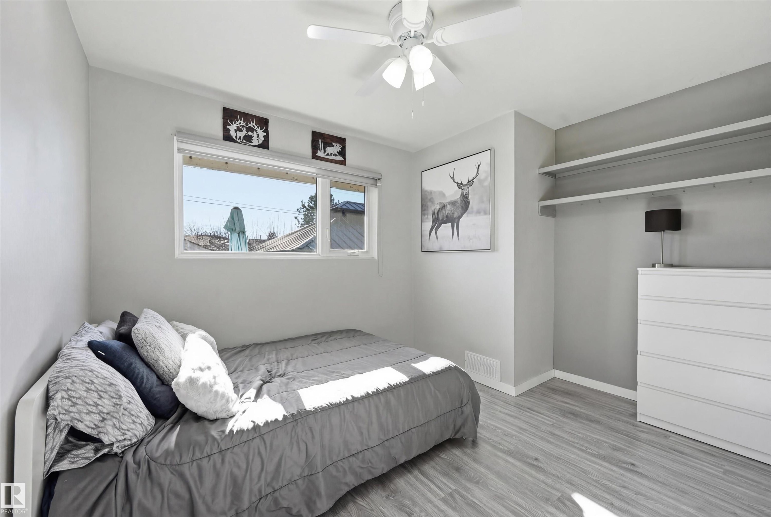 7719 71 Avenue, Edmonton, AB - Indoor Photo Showing Bedroom