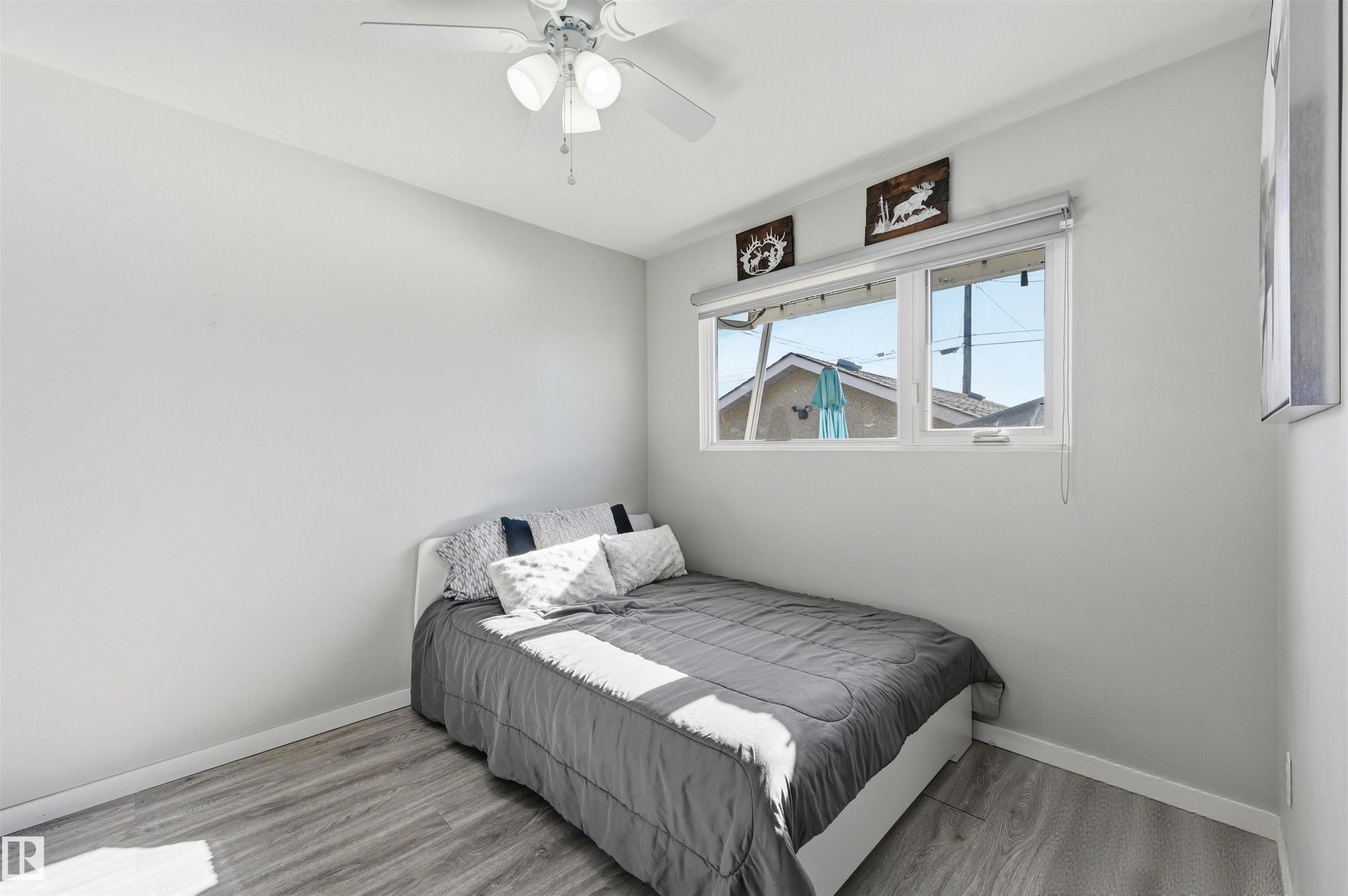 7719 71 Avenue, Edmonton, AB - Indoor Photo Showing Bedroom