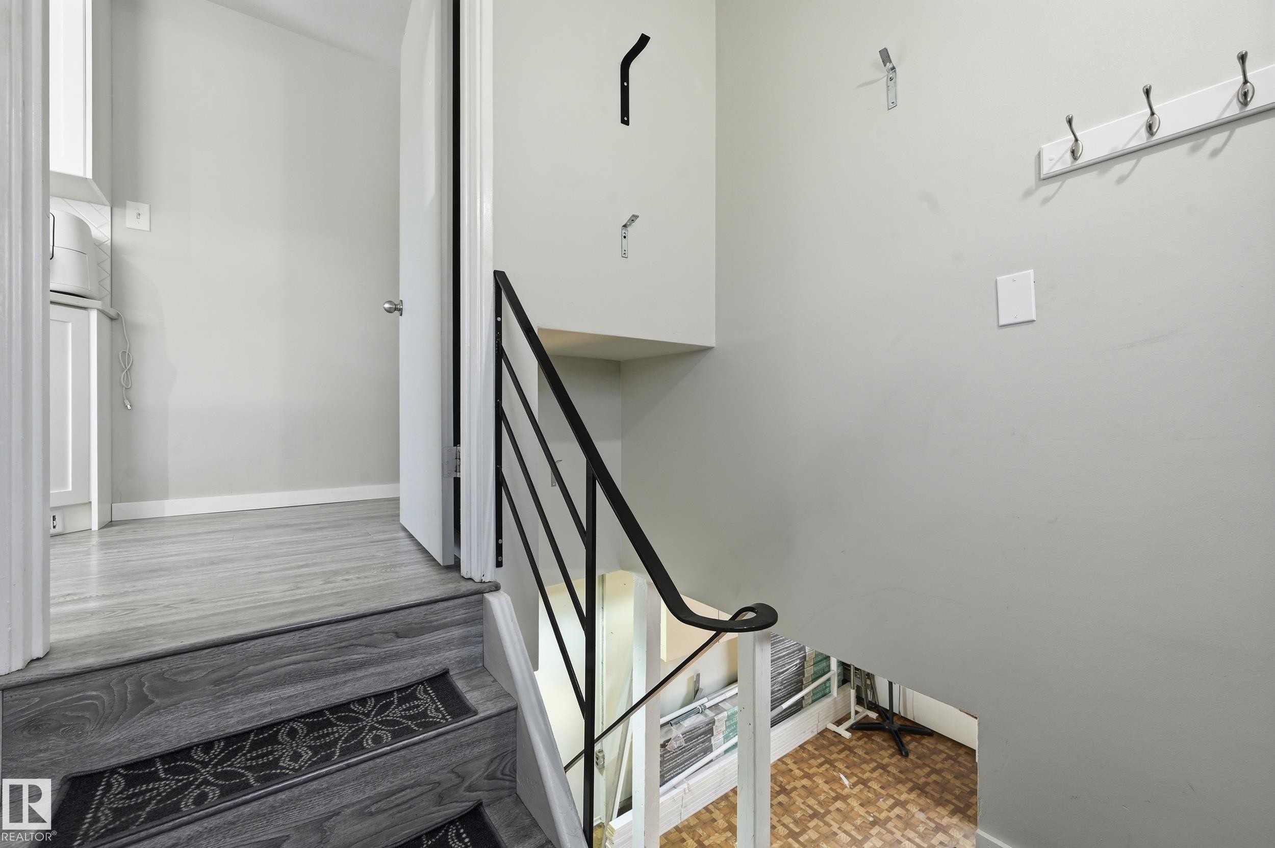 7719 71 Avenue, Edmonton, AB - Indoor Photo Showing Other Room