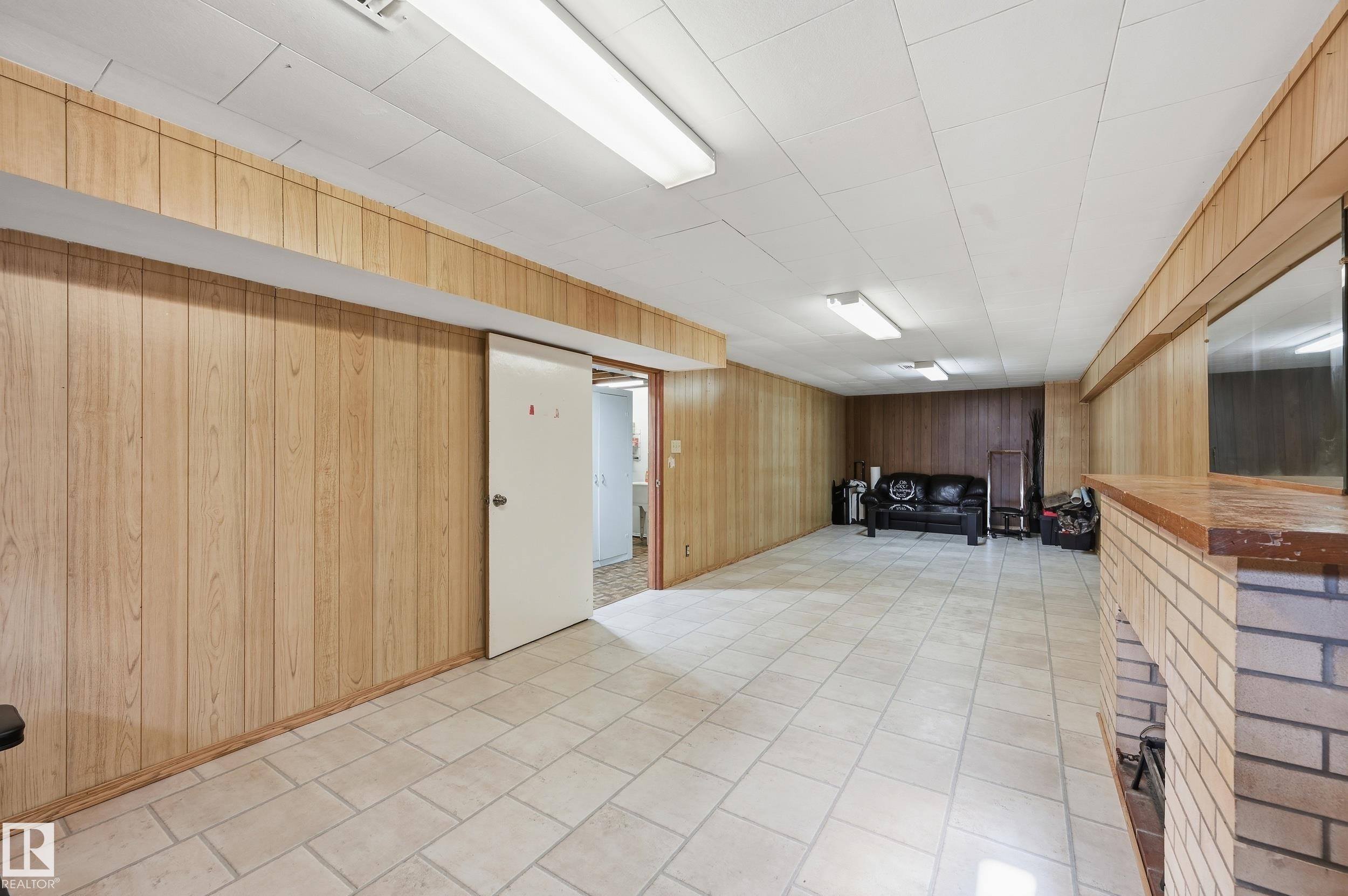 7719 71 Avenue, Edmonton, AB - Indoor