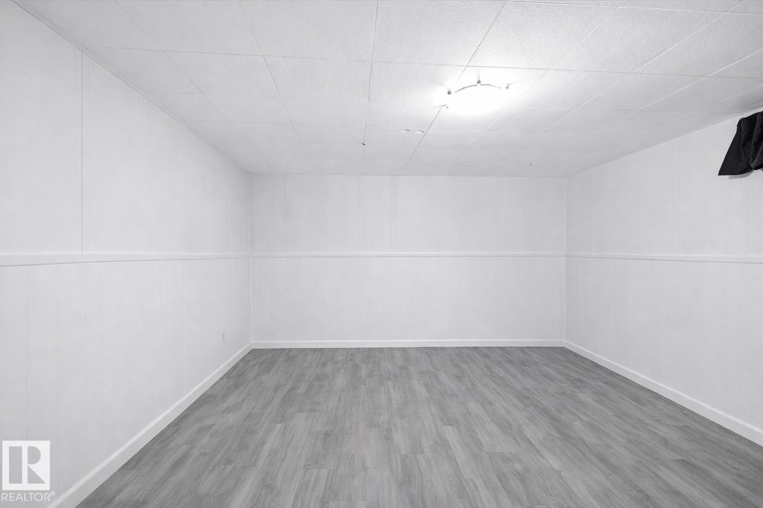 7719 71 Avenue, Edmonton, AB - Indoor Photo Showing Other Room