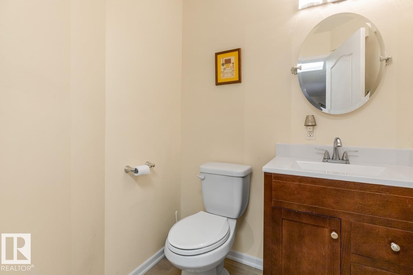 454 Ormsby Road W, Edmonton, AB - Indoor Photo Showing Bathroom