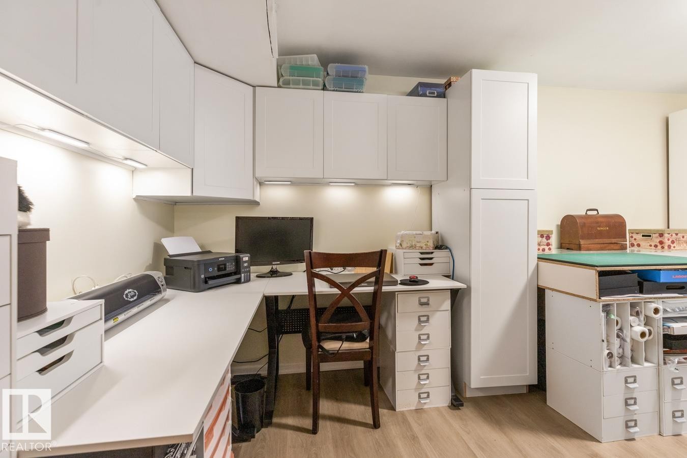 454 Ormsby Road W, Edmonton, AB - Indoor Photo Showing Office