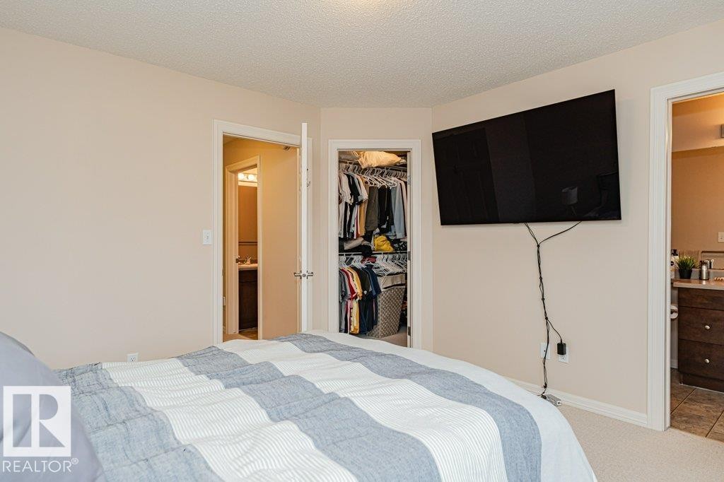 2423 Casselman Crescent, Edmonton, AB - Indoor Photo Showing Bedroom