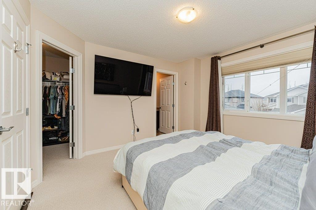 2423 Casselman Crescent, Edmonton, AB - Indoor Photo Showing Bedroom