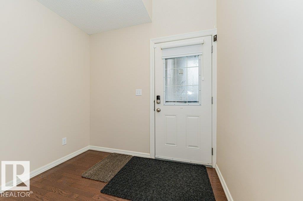 2423 Casselman Crescent, Edmonton, AB - Indoor Photo Showing Other Room